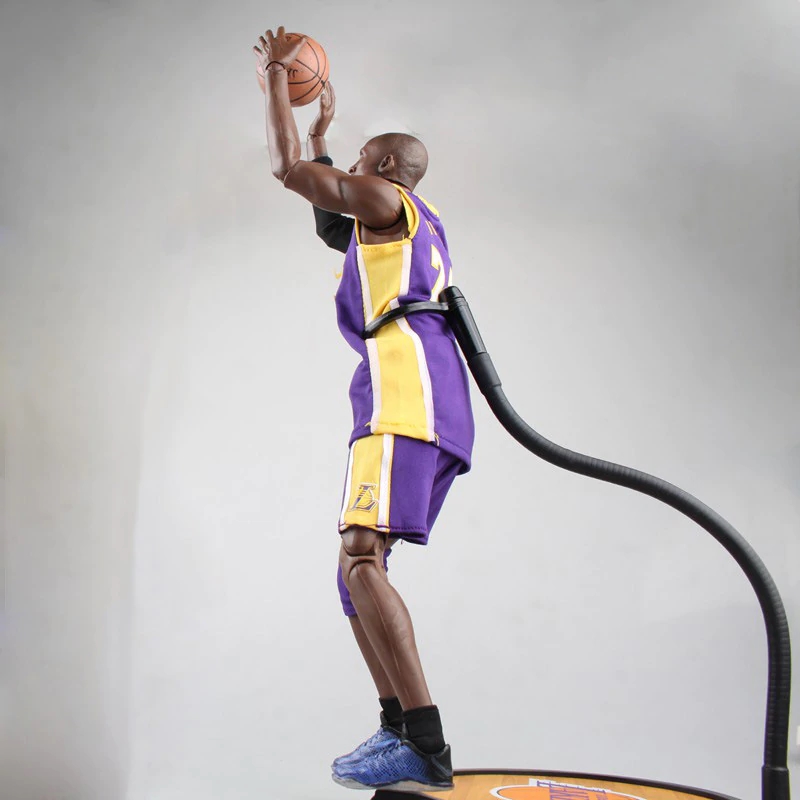 Action Figure Kobe Bryant NBA Lakers 24