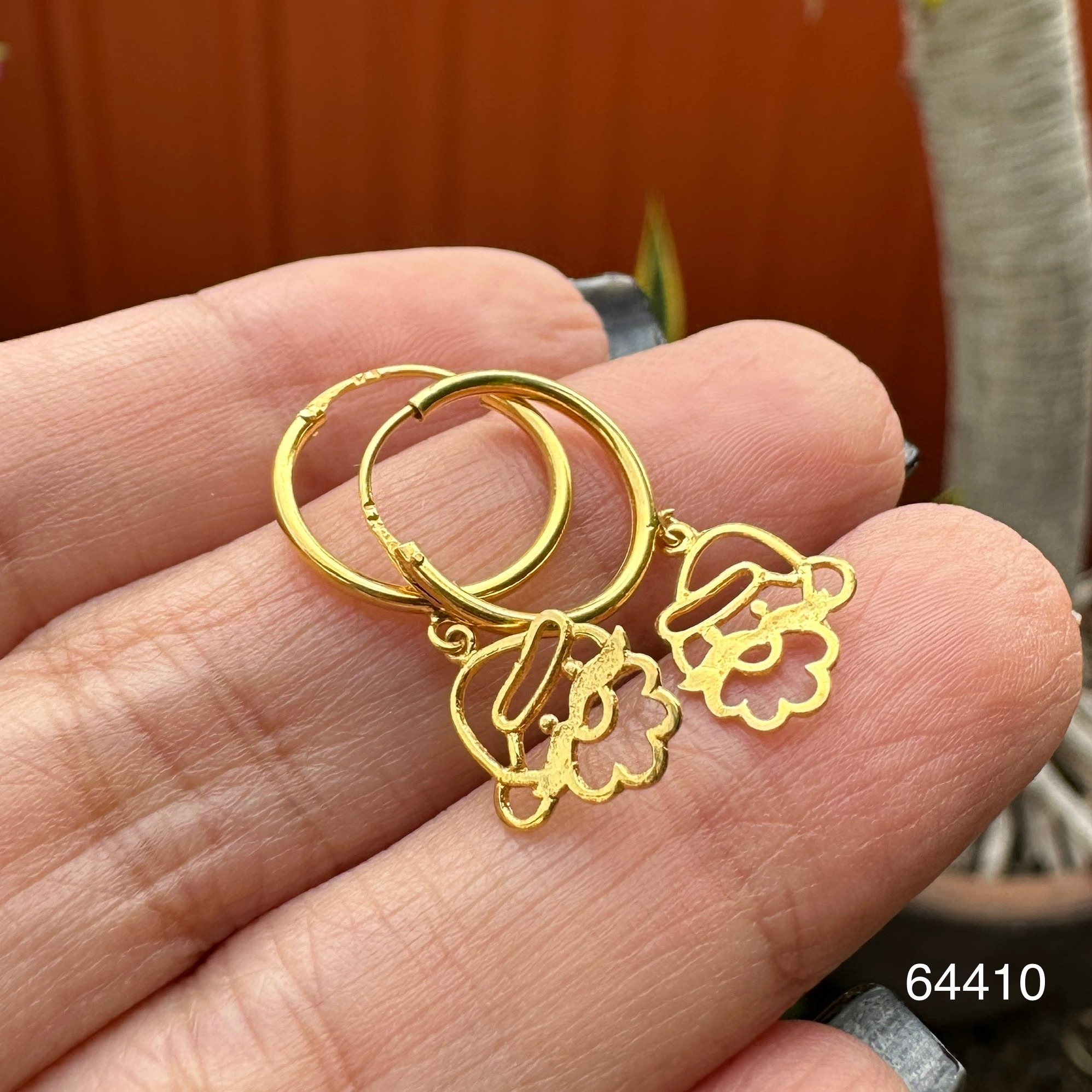 รหัส 64410 ต่างหู ห่วงทอง ฉลุลาย ซานต้า ตุ้งติ้ง ทอง18k น่ารักมาก นน. 1.22 g
