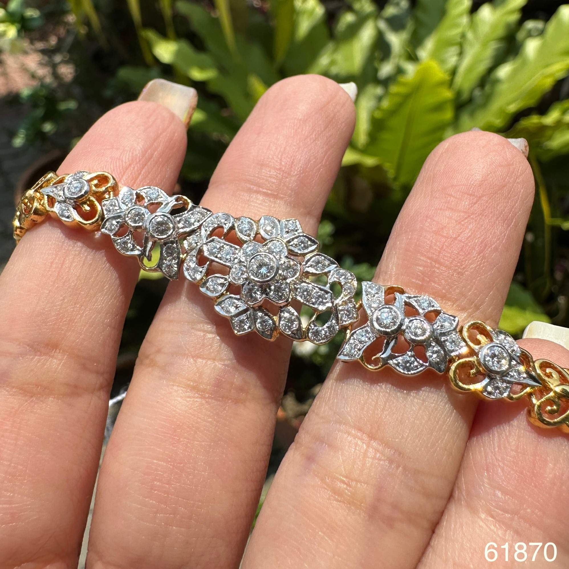 รหัส 61870 สร้อยข้อมือ เพชร ครึ่งหน้า เพชร 71 เม็ด 1.32 กะรัต ทอง18K งานสวยมาก นน. 20.92 g