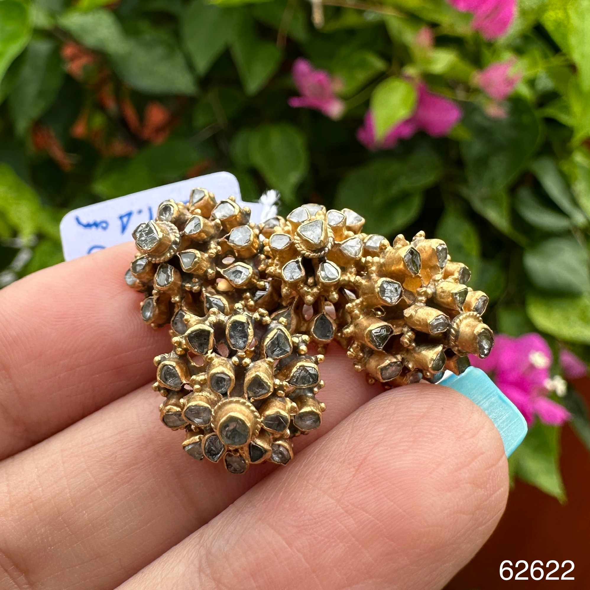 รหัส 62622 กระดุม เพชรซีก ทรงฉัตร 5 เม็ด ทอง90 งานสวย น่าสะสม นน. 17.36 g