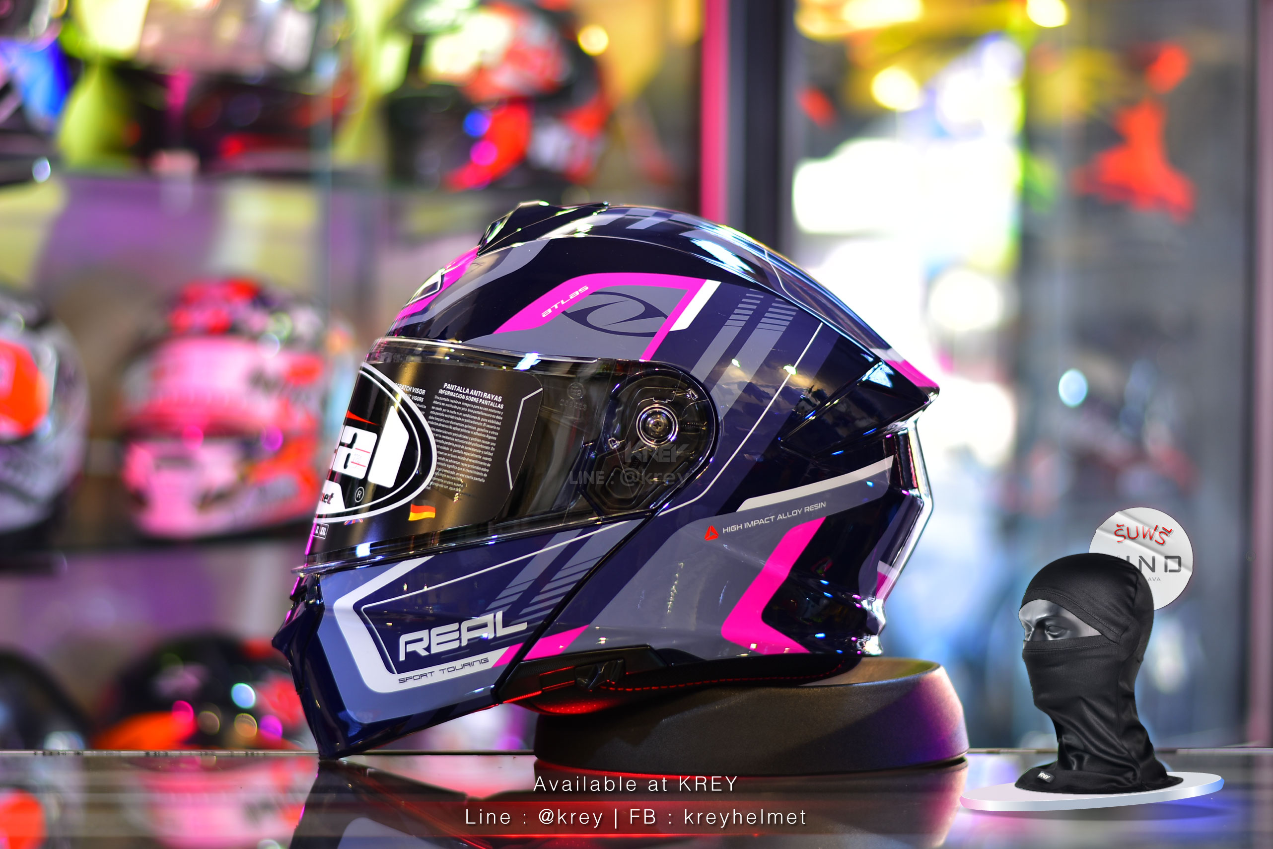 Real model Atlas Stratus Dark Blue Pink