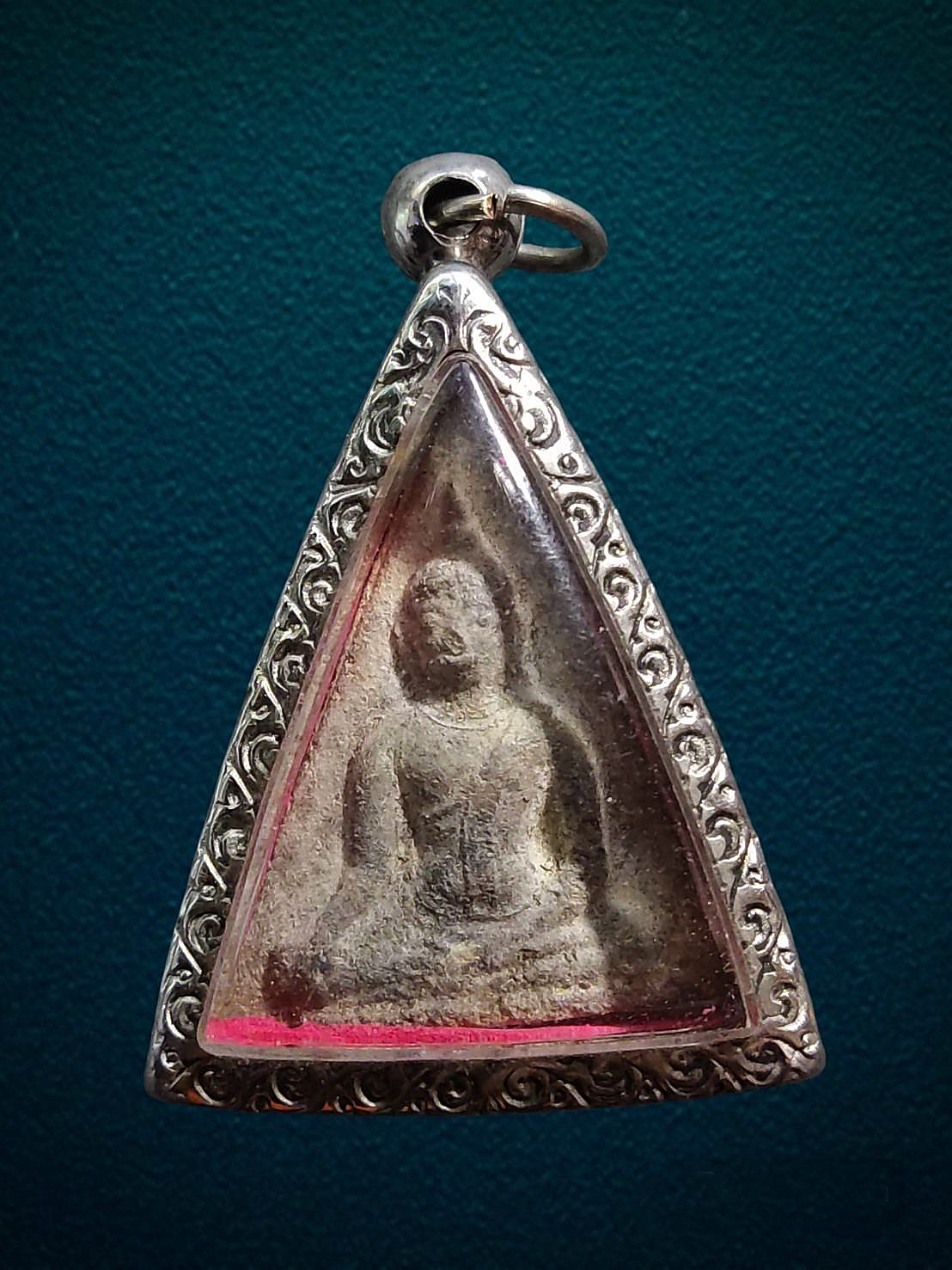 พระนางพญาเสน่ห์จันทน์ กรุต้นจันทร์ สุโขทัย