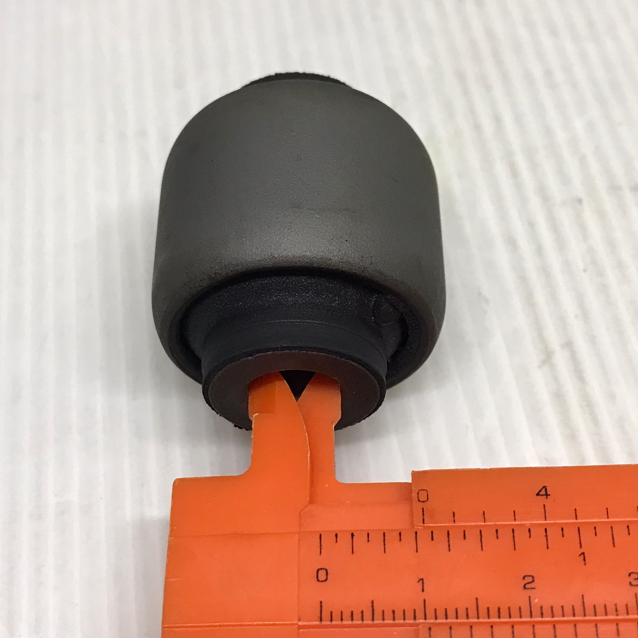 (1ตัว) บู๊ชปีกนก HONDA ตัวล่าง ตัวเล็ก Civic EK ปี 1996-2000 / CRV ปี 1997 ตัว ล่าง ฮอนด้า ซีวิค ซีอาร์วี / LOWER / SMALL ARM BUSHING ยี่ห้อ RBI เบอร์ 51360-S04-G00S / O24296WLS