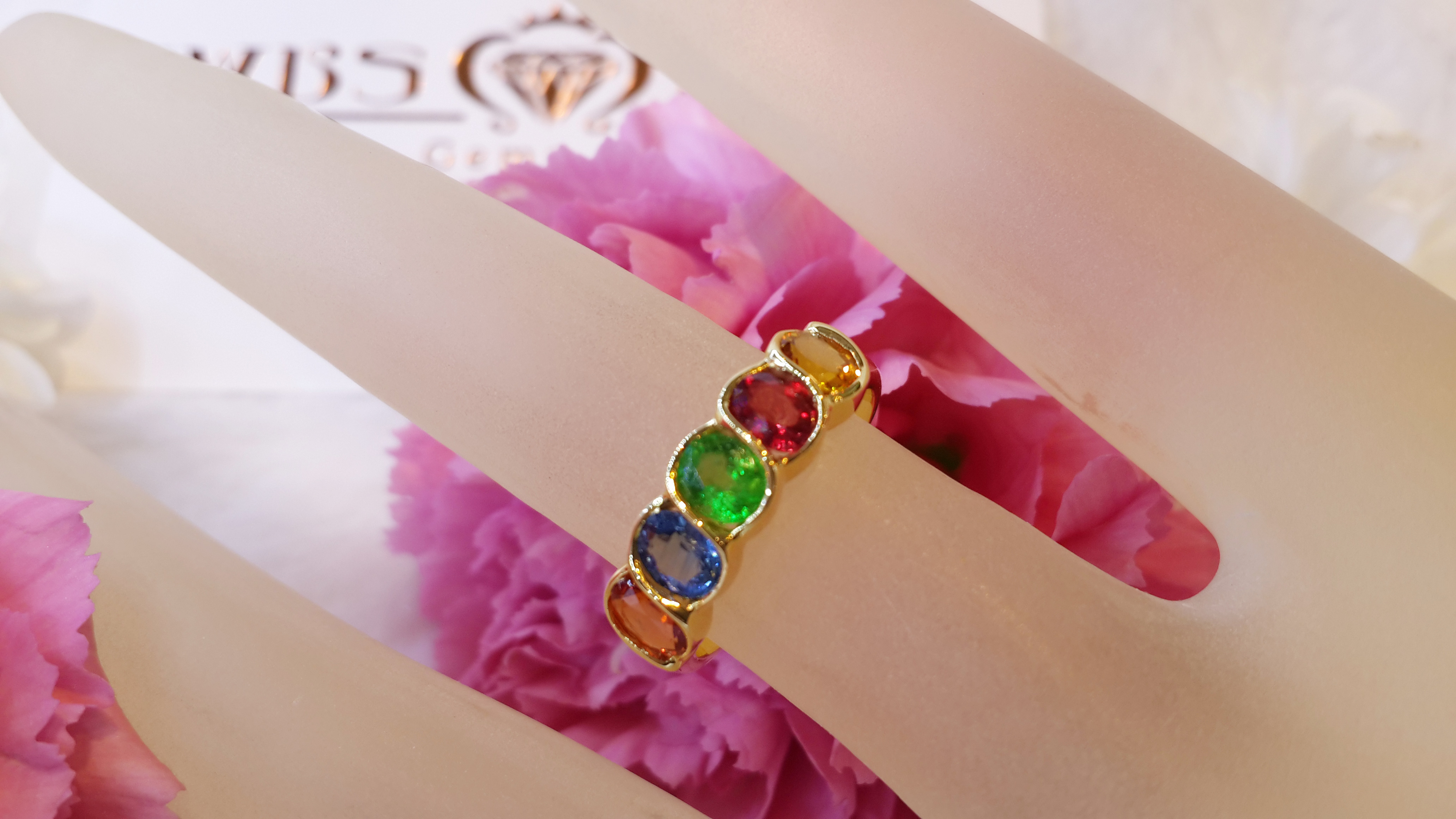 แหวนพลอยสลับสีทรงแฟนซี