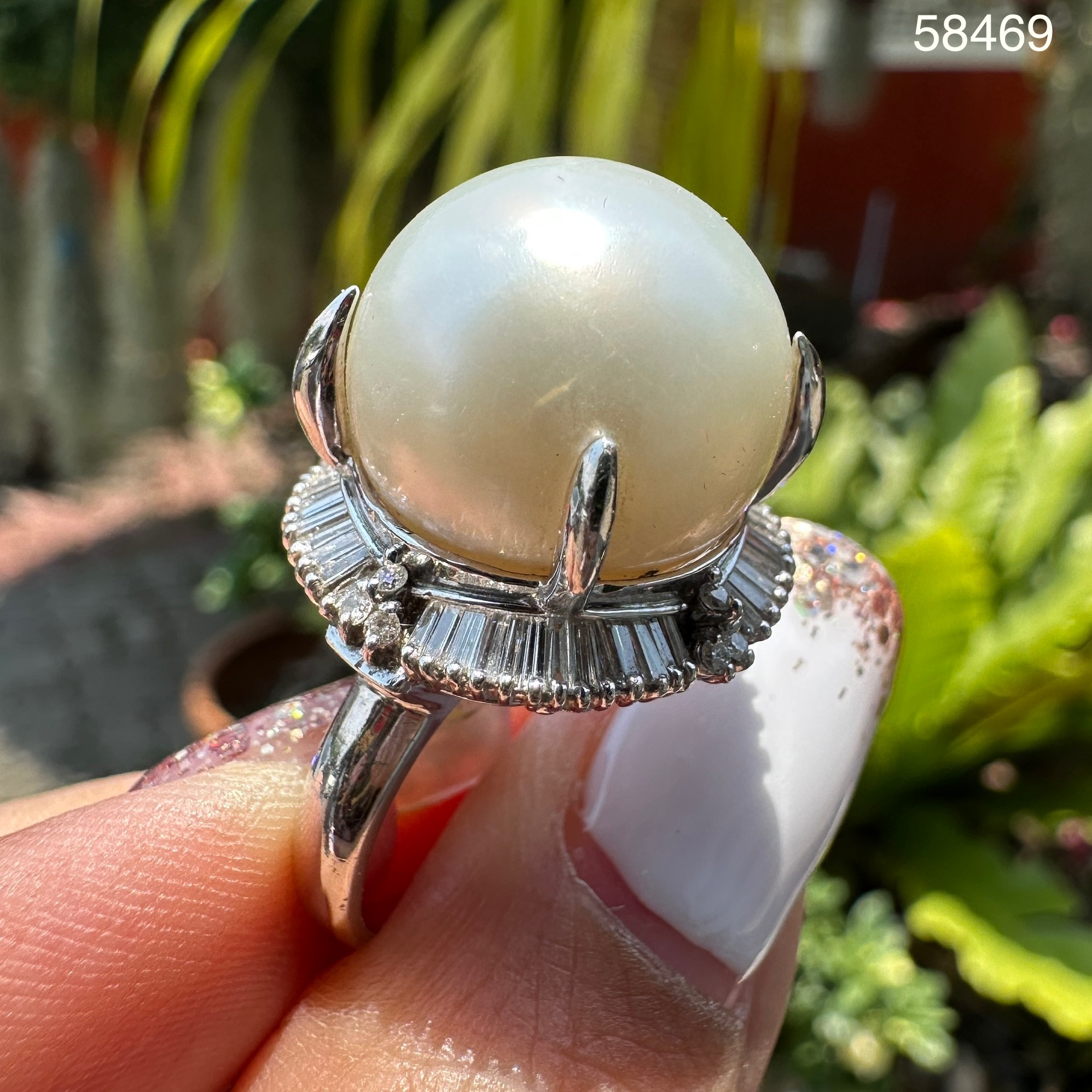 รหัส 58469 แหวน มุก Southsea สีครีม 14.90 มิล ฝังเพชร 60 เม็ด 0.53 กะรัต Pt900 งานสวยมาก นน. 13.17 g