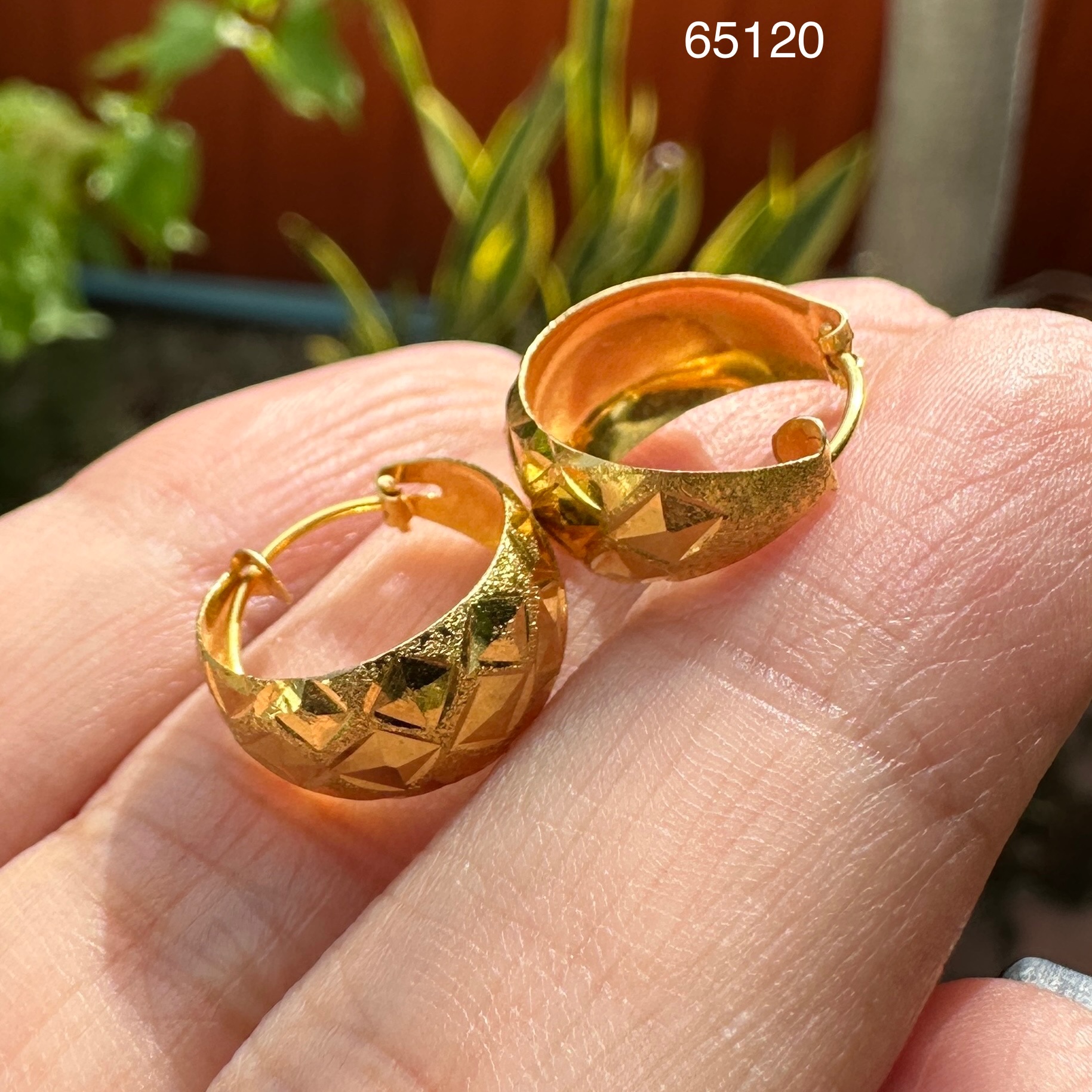 รหัส 65120 ต่างหู ห่วงทอง ตัดลาย ทอง18K ใส่ติดหูได้ทุกวัน นน. 1.22 g