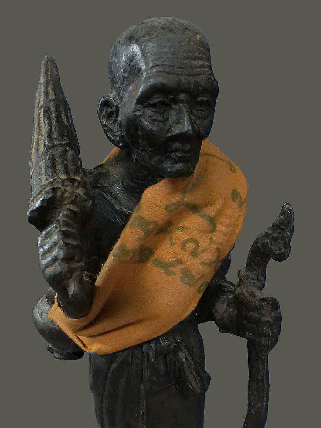 พระบูชาหลวงปู่ทวด วัดช้างให้ พิมพ์พระสีวลี เนื้อทองเหลือง หล่อหนา มีน้ำหนัก ขนาดสูง 12 นิ้ว