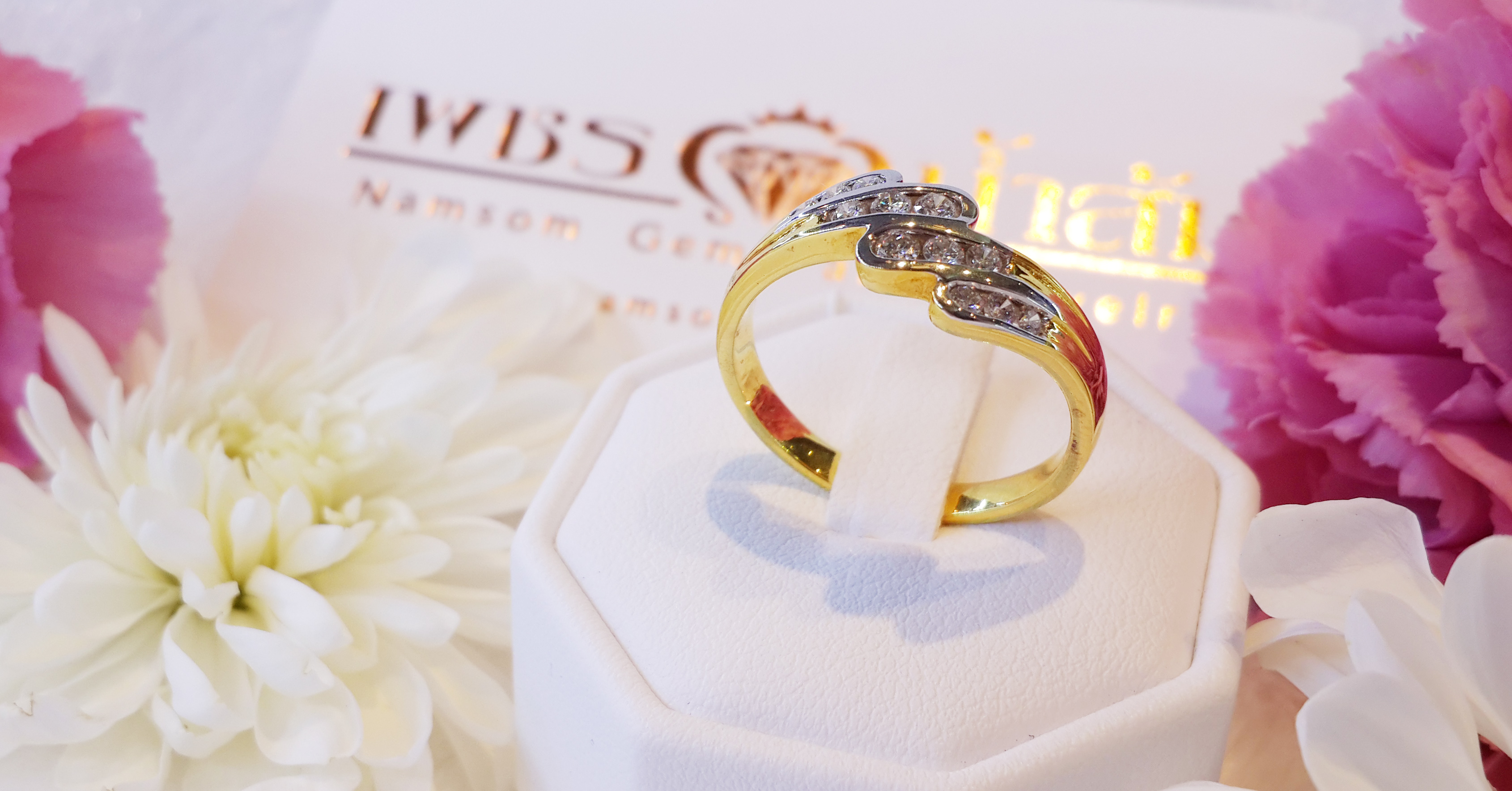 แหวนเพชรแท้ เรียงไขว้ลายใบไม้กรีกโบราณ เพชรน่ำส้ม