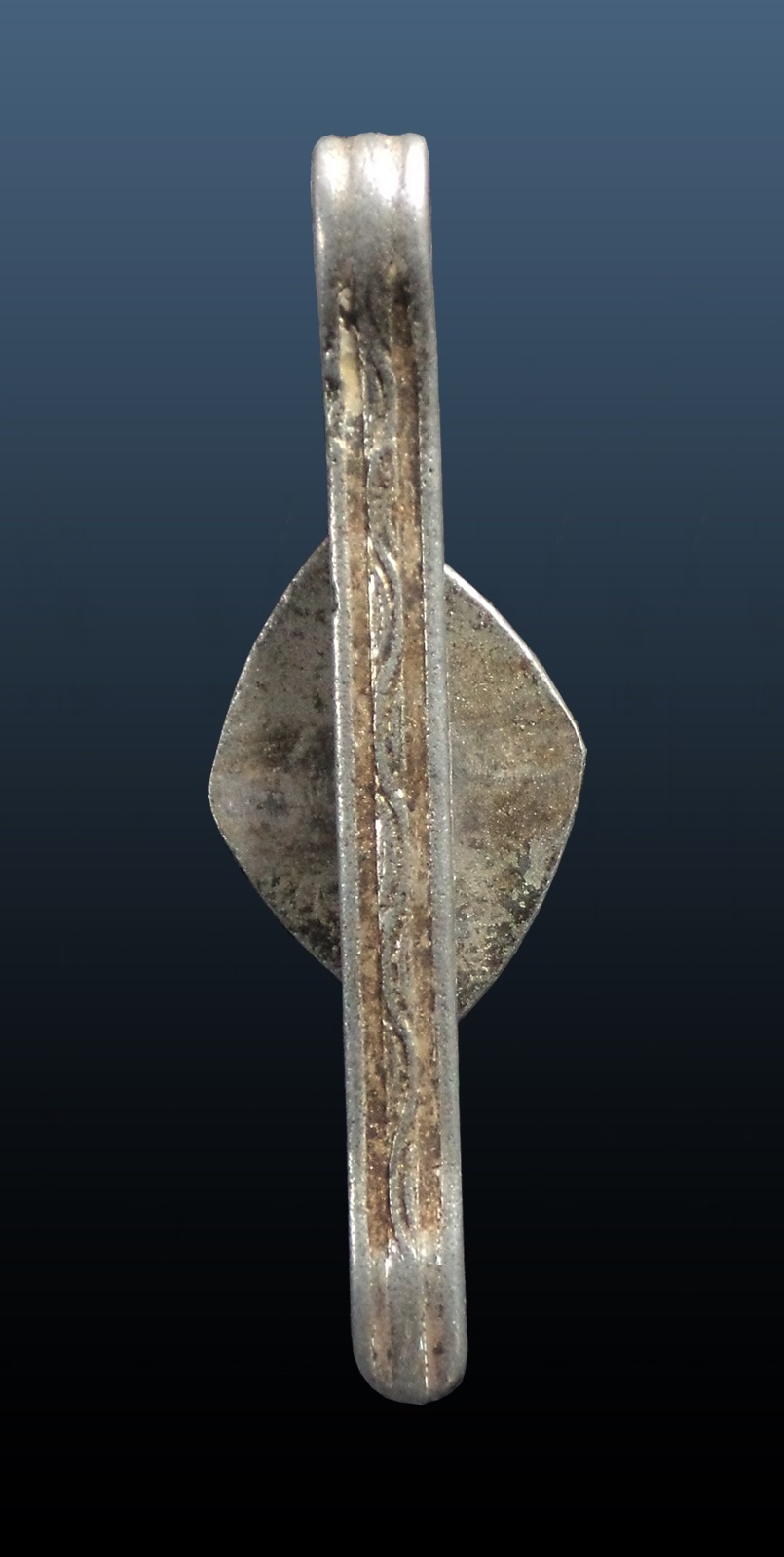 แหนบหลวงพ่อโสธร เนื้ออลูมิเนียม