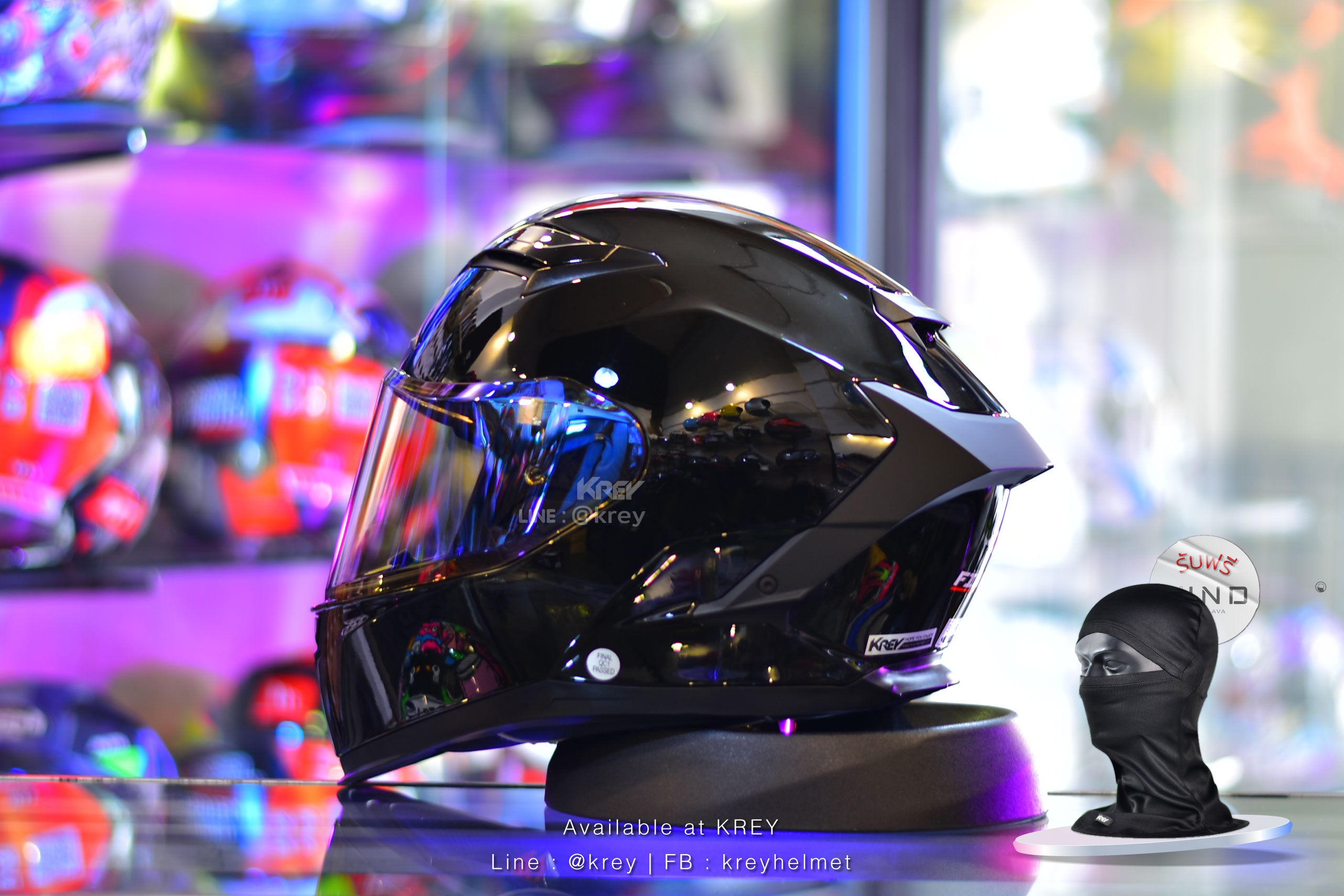 Real model Finnix Glossy Black