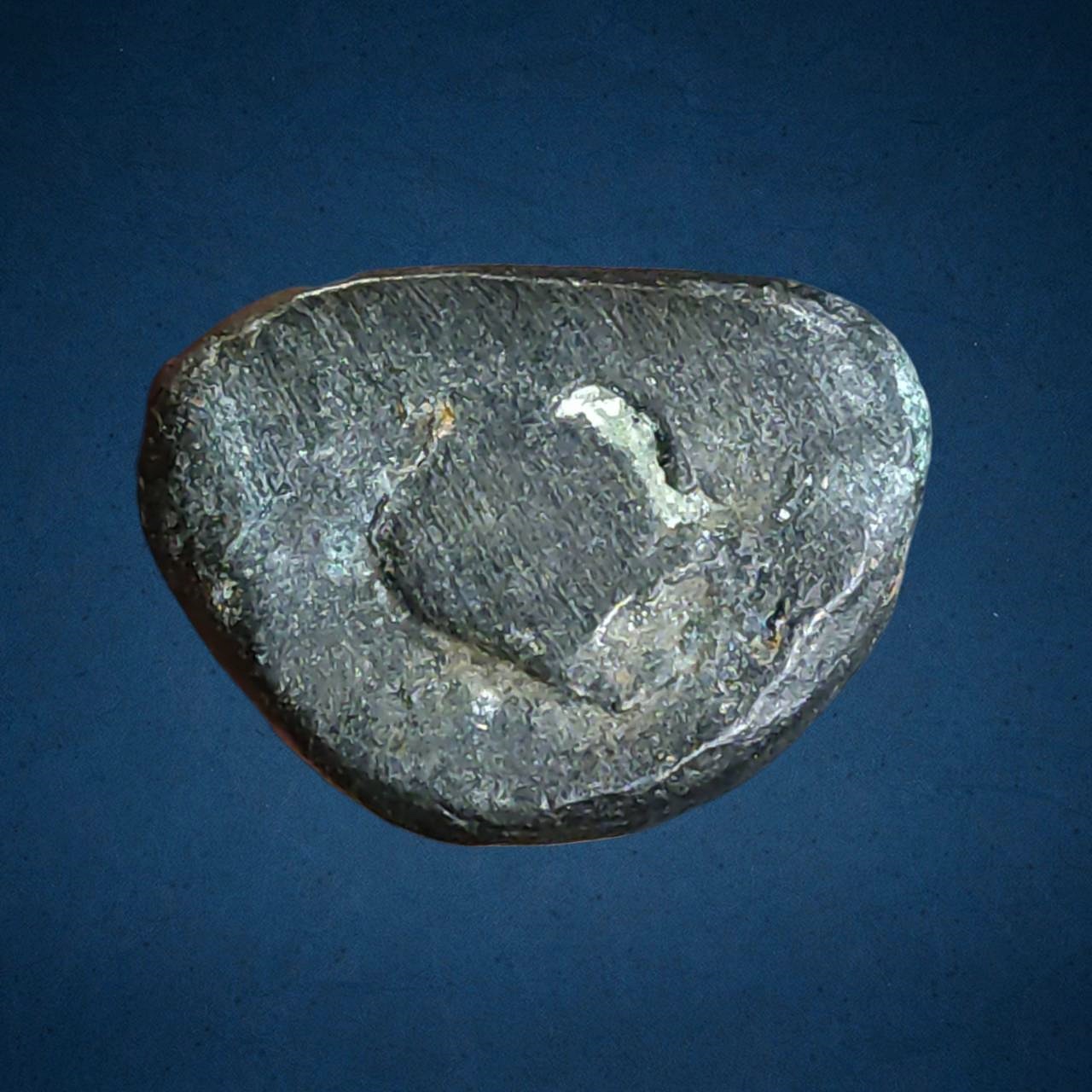 รูปหล่อหลวงพ่อเงิน วัดคงคาราม จ.พิจิตร ปี 2528 รุ่นปืนแตก เนื้อทองผสม