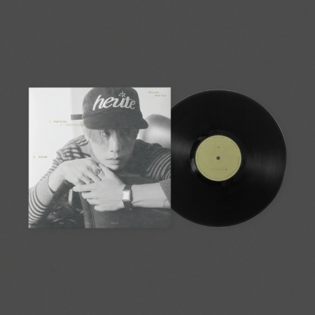 ( Pre-Order ) Mark Tuan ( GOT7 ) 2nd Mini Album [Silhouette] 1 LP ver * ไม่มี Poster พับในกล่อง * วางจำหน่าย 7 / 11 / 2025