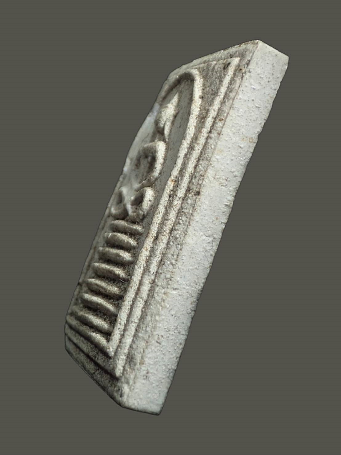 พระสมเด็จเข่าบ่วง หลวงพ่ออิฏฐ์ วัดจุฬามณี จ.สมุทรสงคราม ปี 2548 เนื้อผง