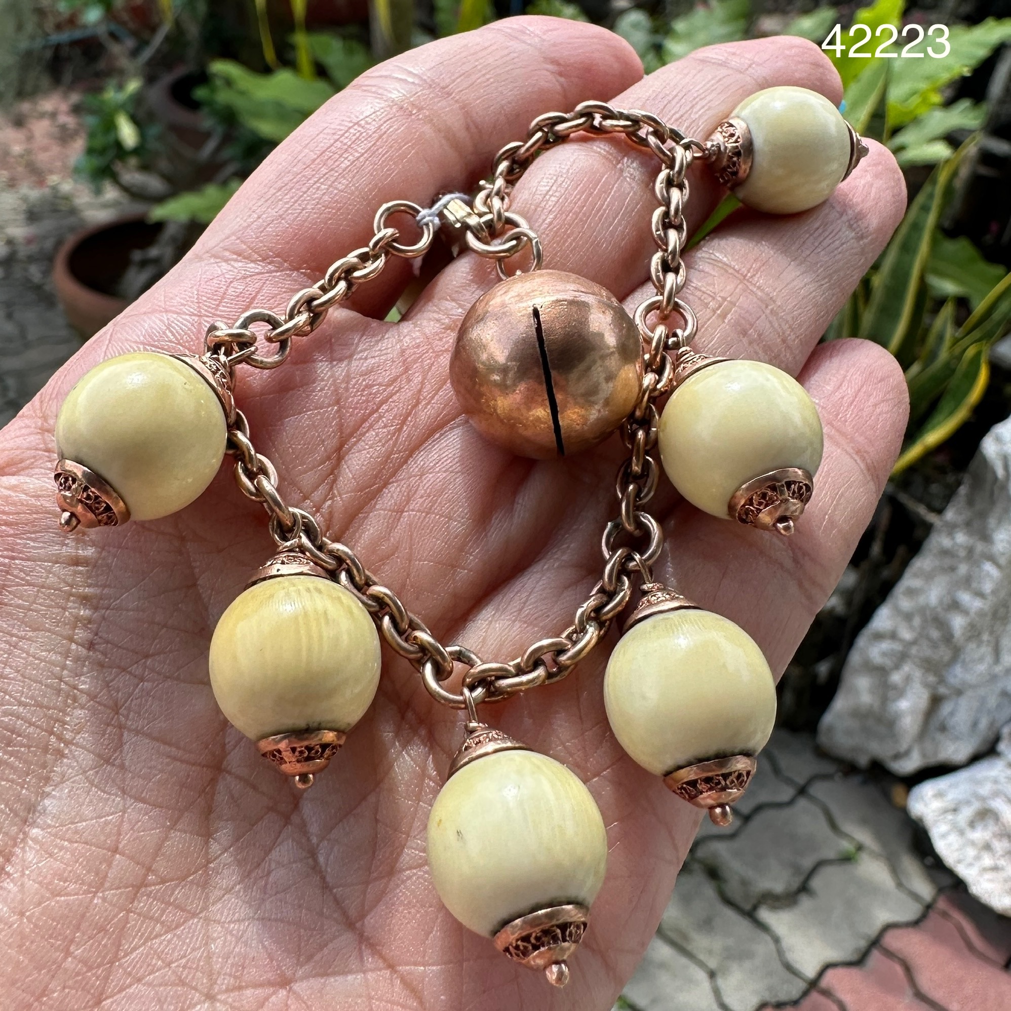 รหัส 42223 สร้อยข้อมือ นาก40 เม็ดประคำงา กระพรวน ตุ้งติ้ง งานเก่า หลุดจำนำ นน. 33.50 g