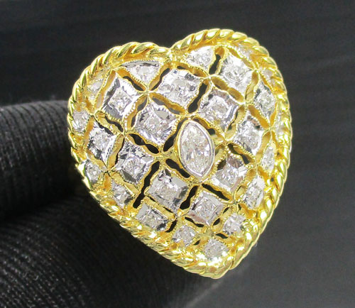 รหัส 49161 แหวน เพชรกระจุกหัวใจ เพชรมาคีย์ 1/0.10 ct ฝังเพชร 27/0.20 ct ทอง90 หลุดจำนำ งานสวยมาก นน. 7.30 g