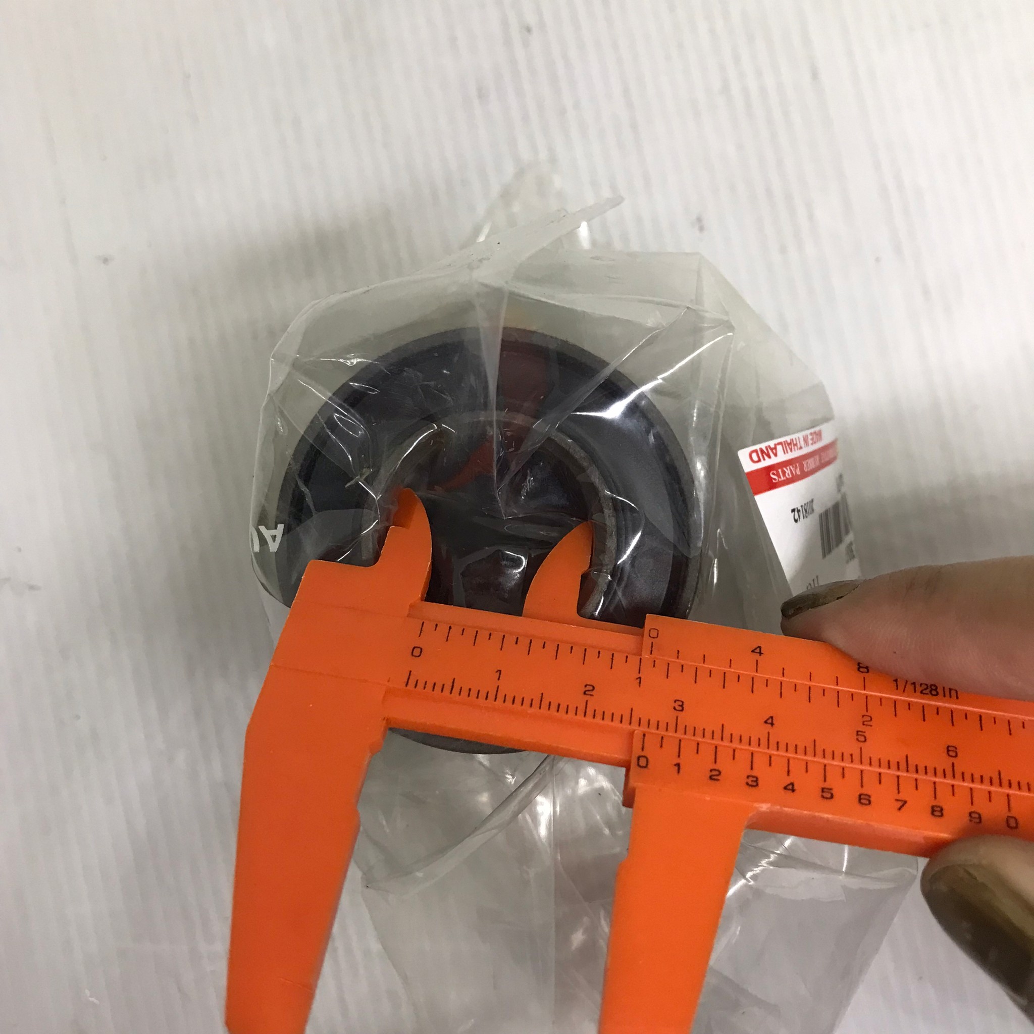 (1ตัว) บู๊ชปีกนก TOYOTA ตัวบน ตัวใหญ่ LH112 / KDH222 / Commuter / TIGER 4WD ตัว บน โตโยต้า / รถตู้หัวจรด รถตู้คอมมูเตอร์ ไทเกอร์ / UPPER / BIG ARM BUSHING ยี่ห้อ RBI / เบอร์ 48635-26010 / 48655-26080 / T2464PB