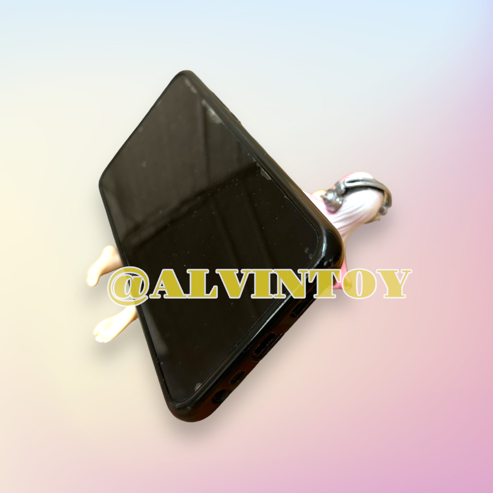 โมเดลเซ็กซี่ อาสึนะ S.A.O. วางโทรศัพท์มือถือได้