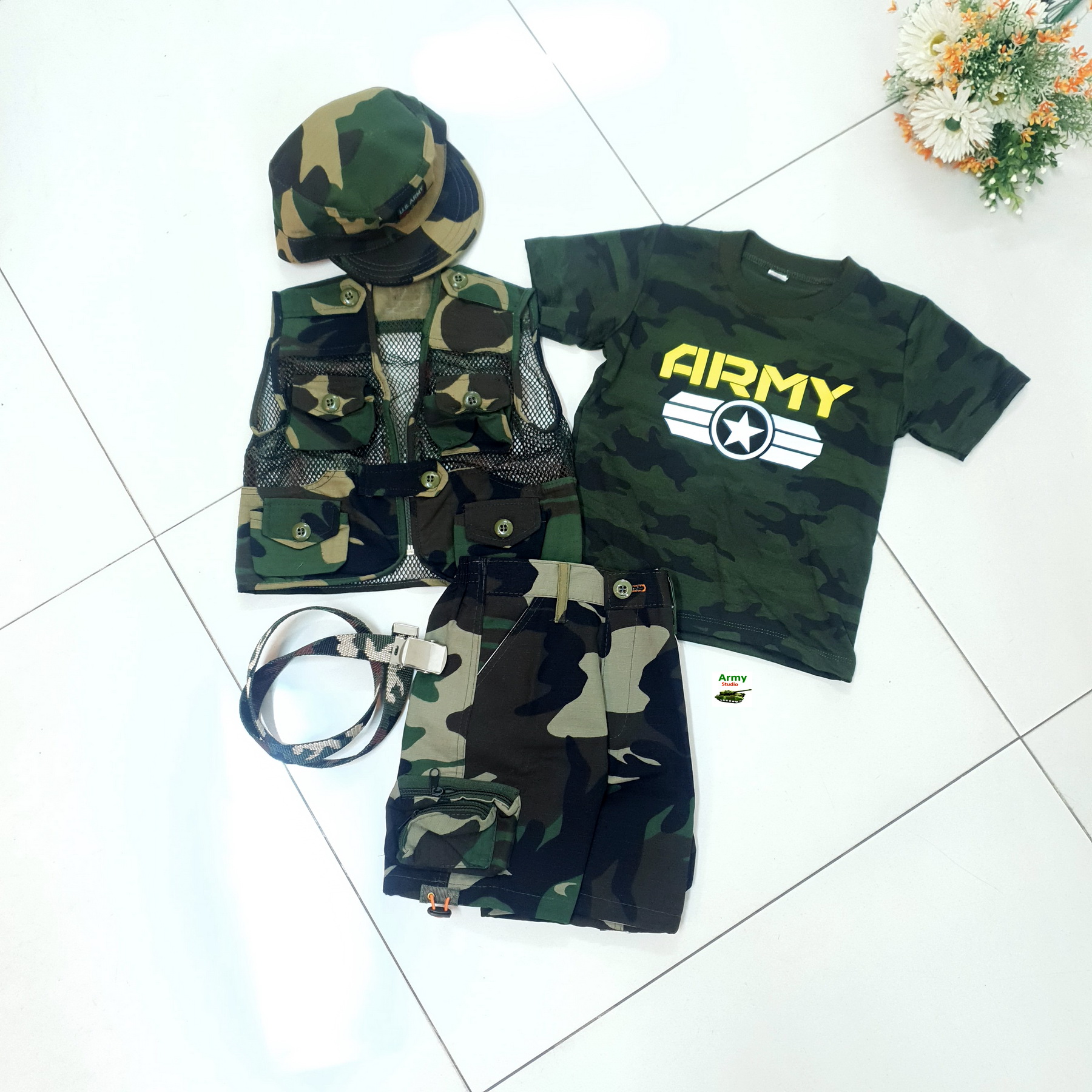 ชุดเสื้อกั๊กทหารเด็กลายพรางงานตัดต่อตาข่าย ขาสั้นมีซิปตรงกระเป๋า ด้านหลังเป็นยางยืด มีหลายไซร์