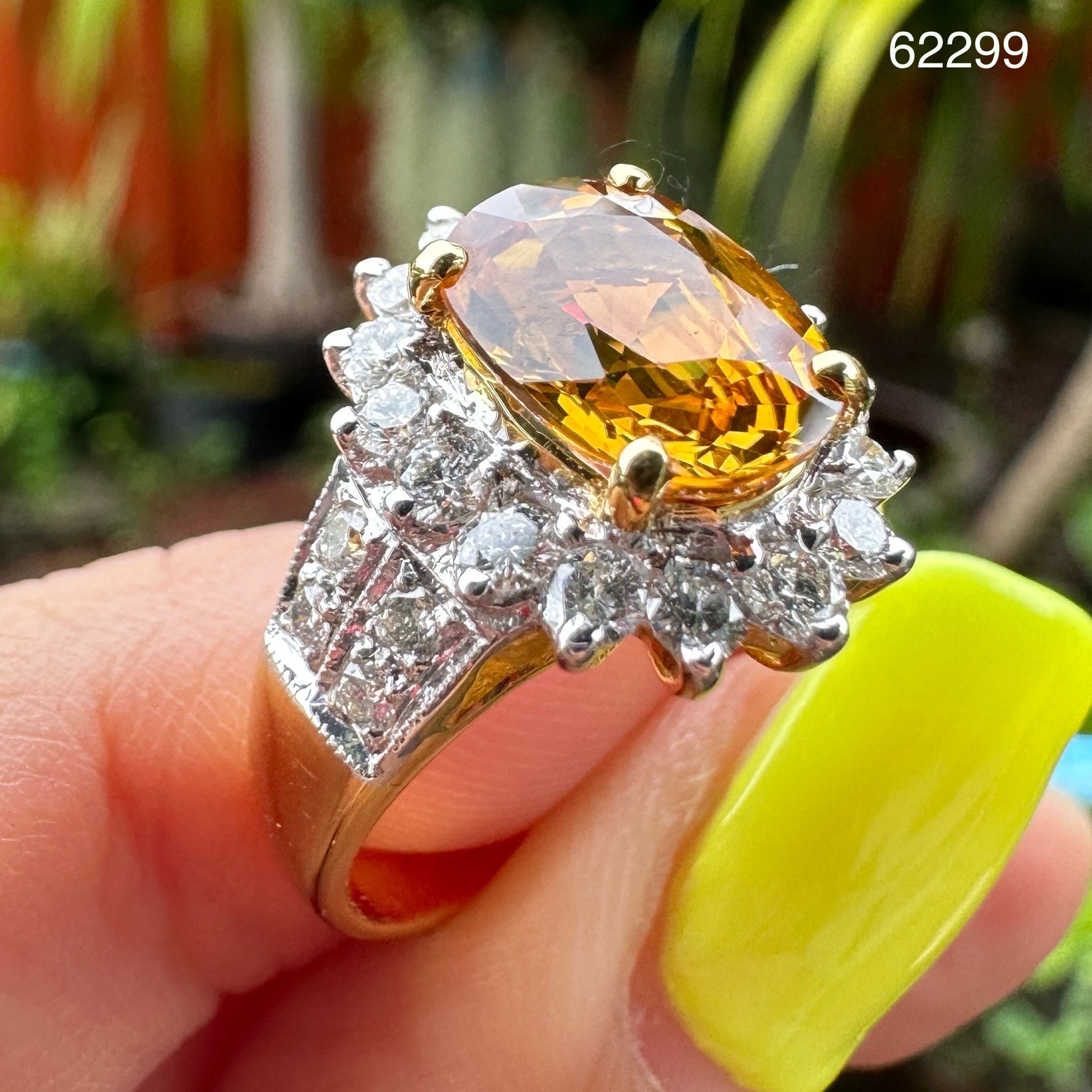 รหัส 62299 แหวน บุษราคัม บางกะจะ 2.80 กะรัต ล้อมเพชร 24 เม็ด 1.00 กะรัต ทอง18K พร้อม Cert. นน. 6.11 g