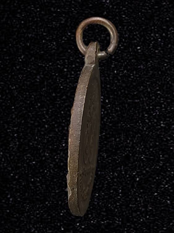 เหรียญหลวงพ่อสมชาย ฐิตวิริโย วัดเขาสุกิม จันทบุรี ปี2521