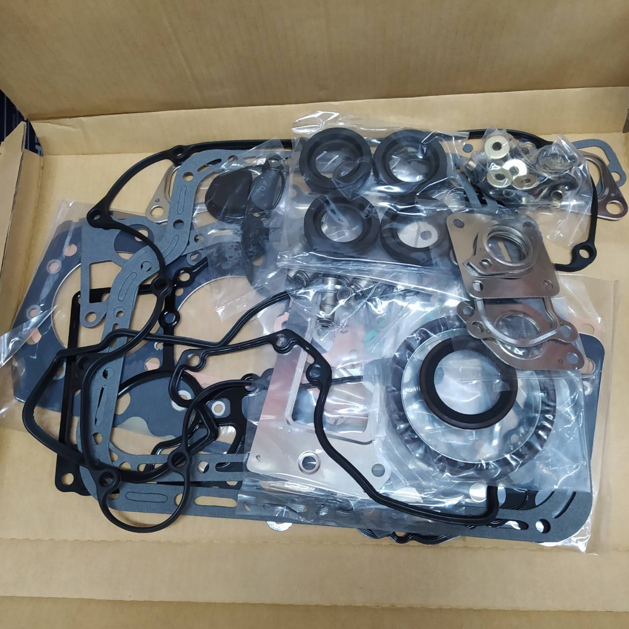 ประเก็นชุดใหญ่ ISUZU D-MAX 2007-2011 / 4JK1 / 4JJ1 คอมมอนเรล อีซูซุ ดีแม็ค (ชุดใหญ่+ประเก็นฝาสูบ+ซีล) ประเก็นฝาสูบเหล็ก 8-97438869-1 ยี่ห้อ ERISTIC (Head gasket set)
