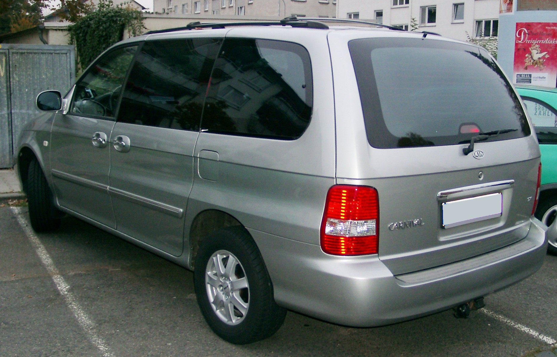 เสื้อไฟท้าย KIA CARNIVAL รุ่นไฟสีขาวอยู่กลาง, อะไหล่แท้ / Taillight