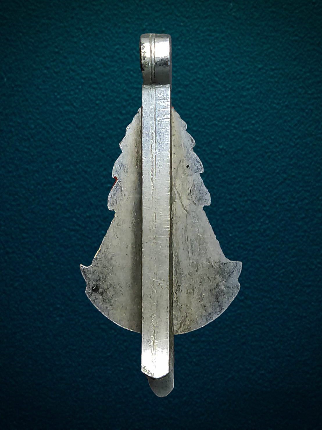 แหนบ หลวงพ่อเหลี่ยม วัดกลางกร่ำ จ.ระยอง ปี2512