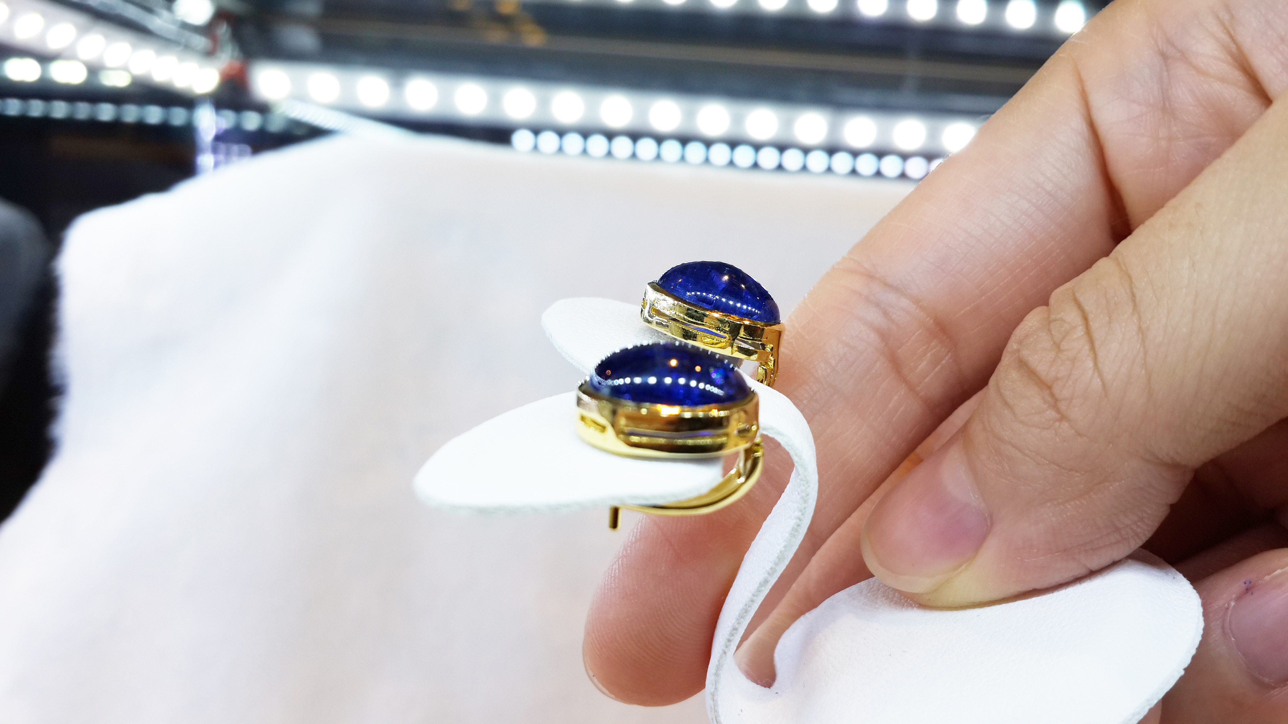 ต่างหูพลอย Kyanite เม็ดใหญ่ สีสวย รูปทรงกลม