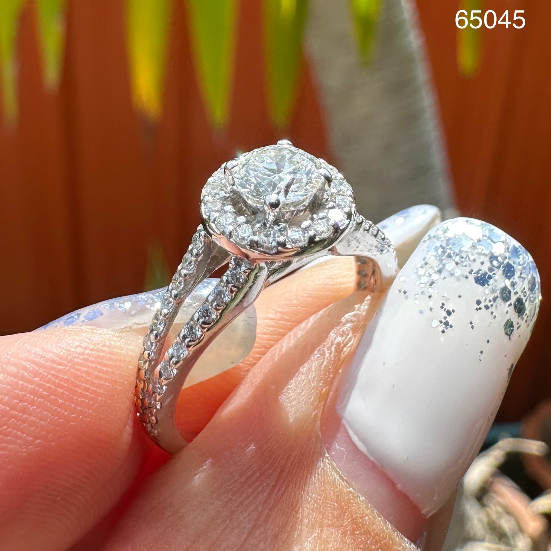 รหัส 65045 แหวน เพชรเดี่ยว 0.41 ct น้ำ 99 E color vs1 3EX เพชร 56/0.36 ct ทองคำขาว18K ขนาด 49 พร้อม Cert. นน. 2