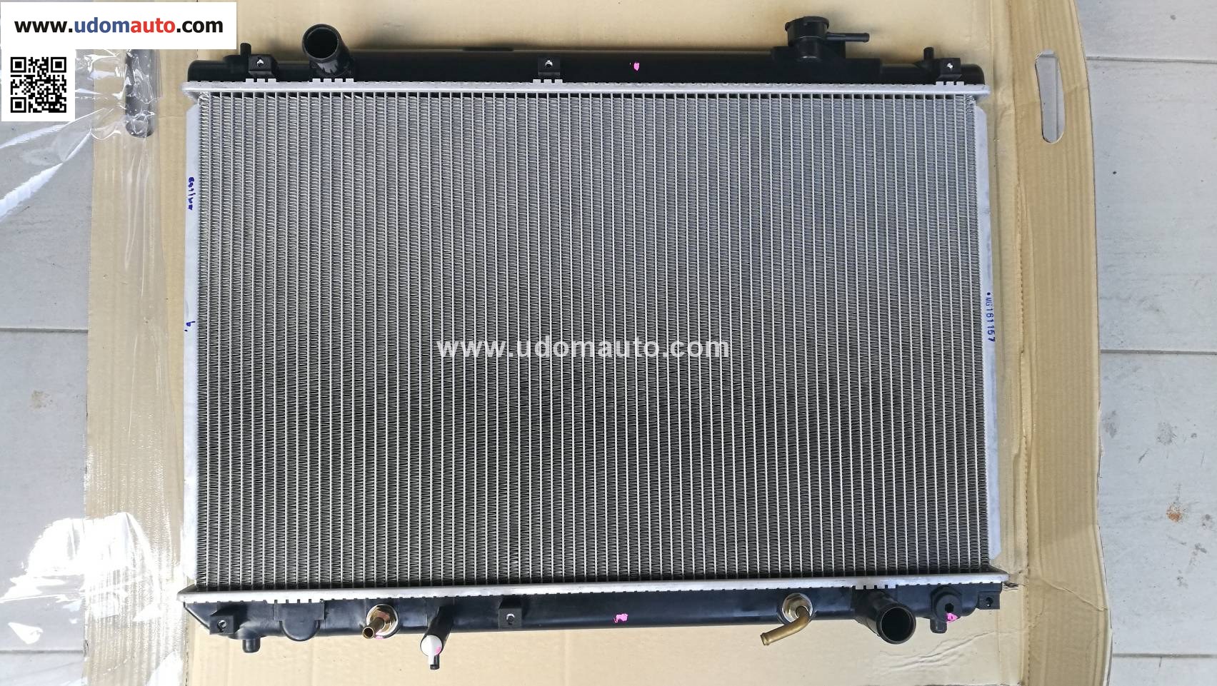 หม้อน้ำทั้งลูก TOYOTA HARRIER ACU15W
