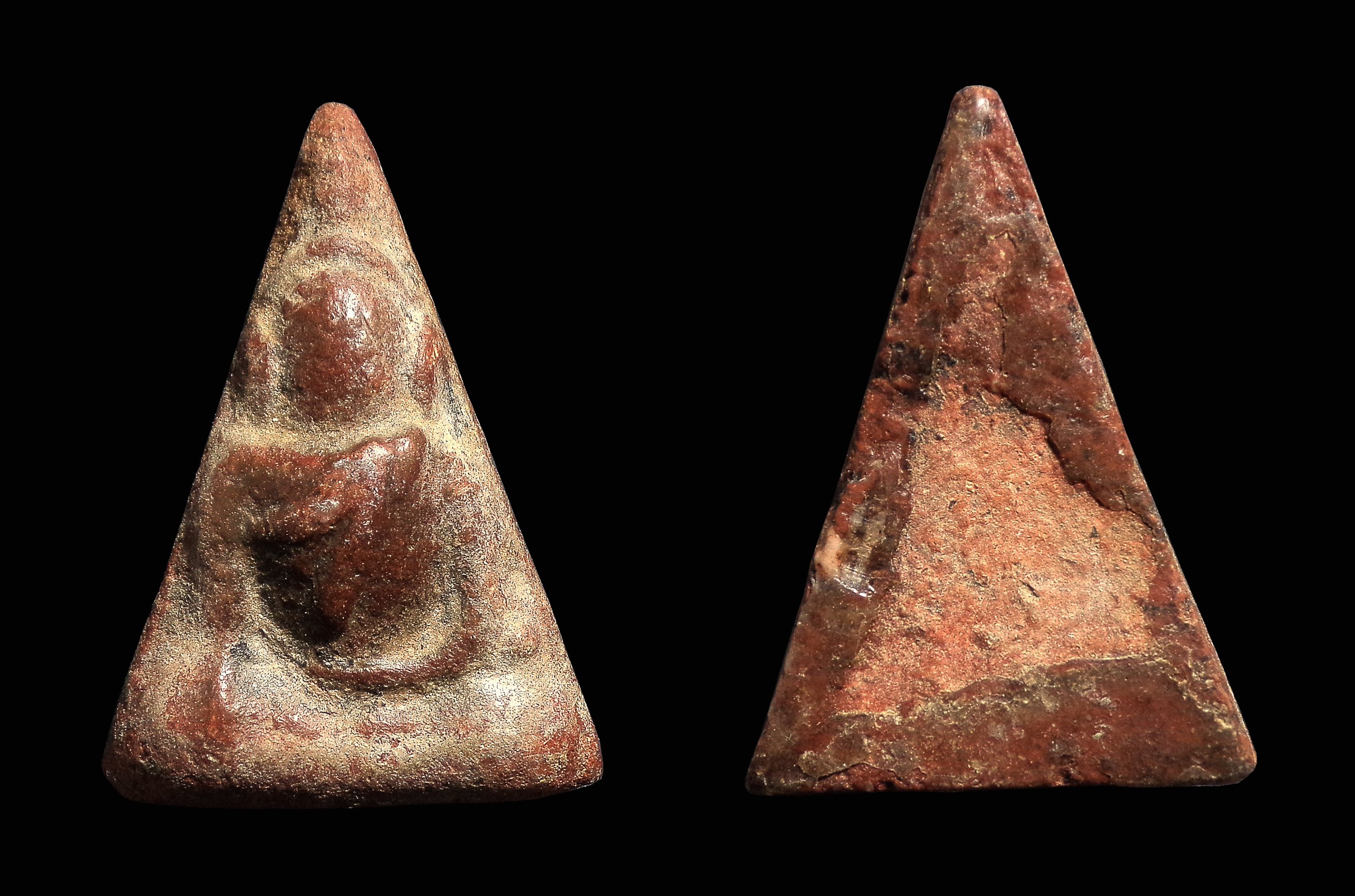 พระนางพญาเข่าจุด (ผสมดินเก่านางพญา) หลวงพ่อรอด วัดสันติกาวาส จ.พิษณุโลก