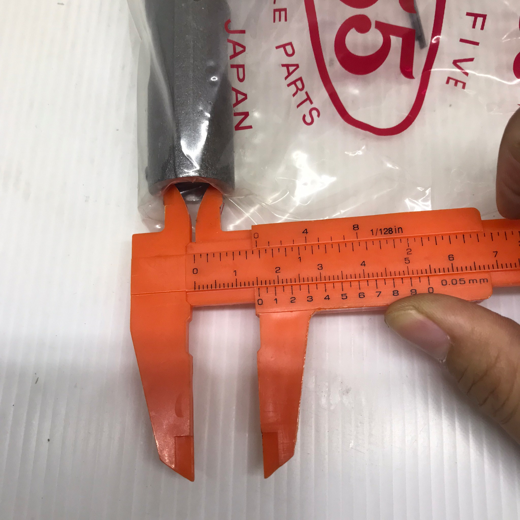 ลูกหมากคันชักสั้น TOYOTA VIGO 2WD / INNOVA โตโยต้า วีโก้ อินโนว่า / เบอร์ SE-3881 / ยี่ห้อ 555 / Three Five (TIE ROD END) 1 คู่ (JAPAN)