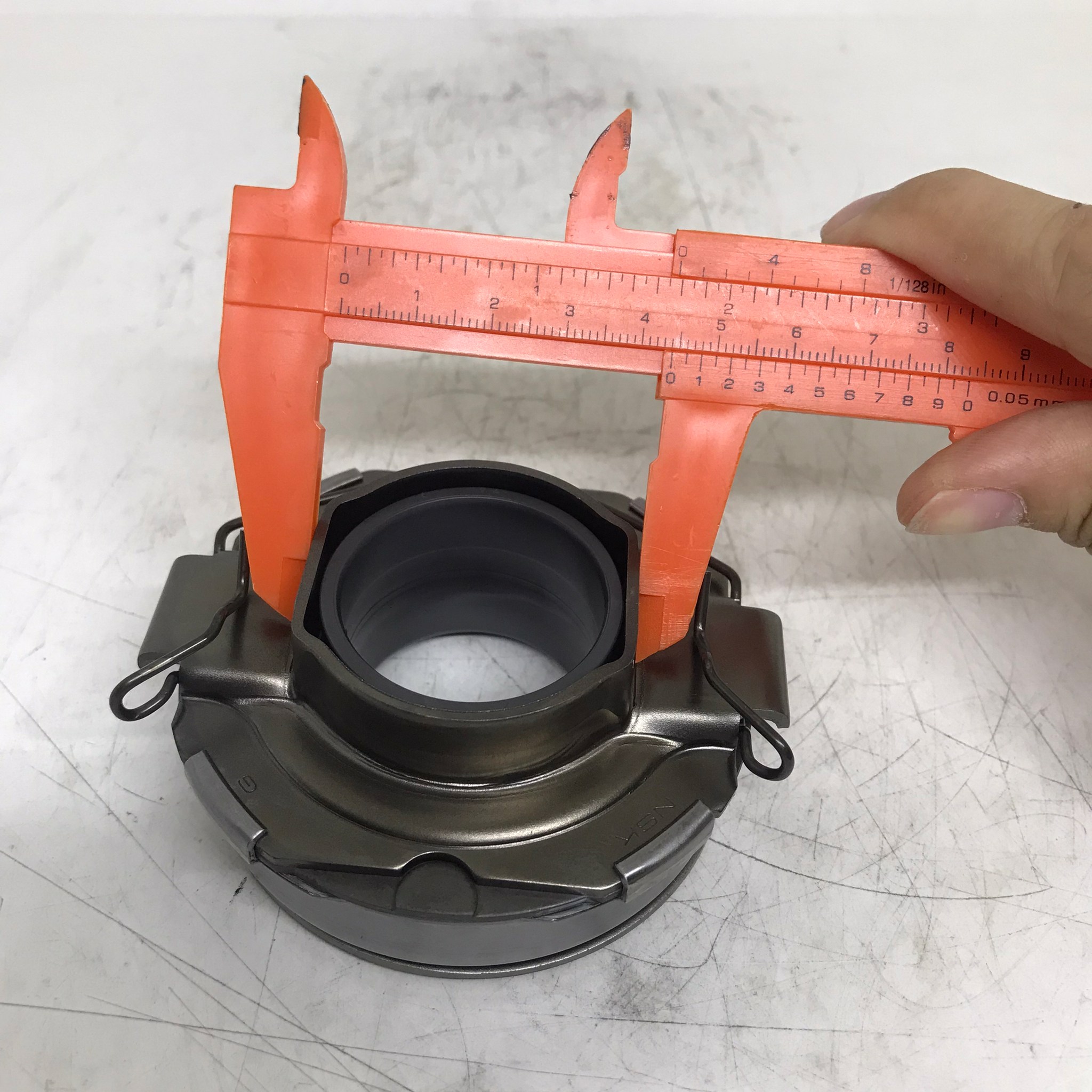 ลูกปืนคลัทช์ TOYOTA COMMUTER ปี 2014- จนถึงรุ่นปัจจุบัน จานคลัทช์ 11 นิ้ว โตโยต้า ตู้คอมมูเตอร์ เบอร์ 68TKB3505 ยี่ห้อ NSK (MADE IN JAPAN) (Clutch Bearing)