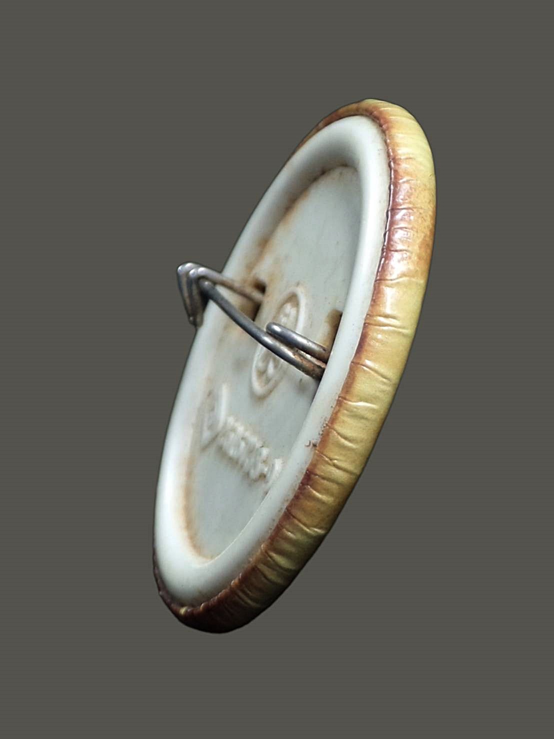 ล็อกเก็ตเข็มกลัด หลวงปู่เรือง วัดเขาสามยอด ลพบุรี