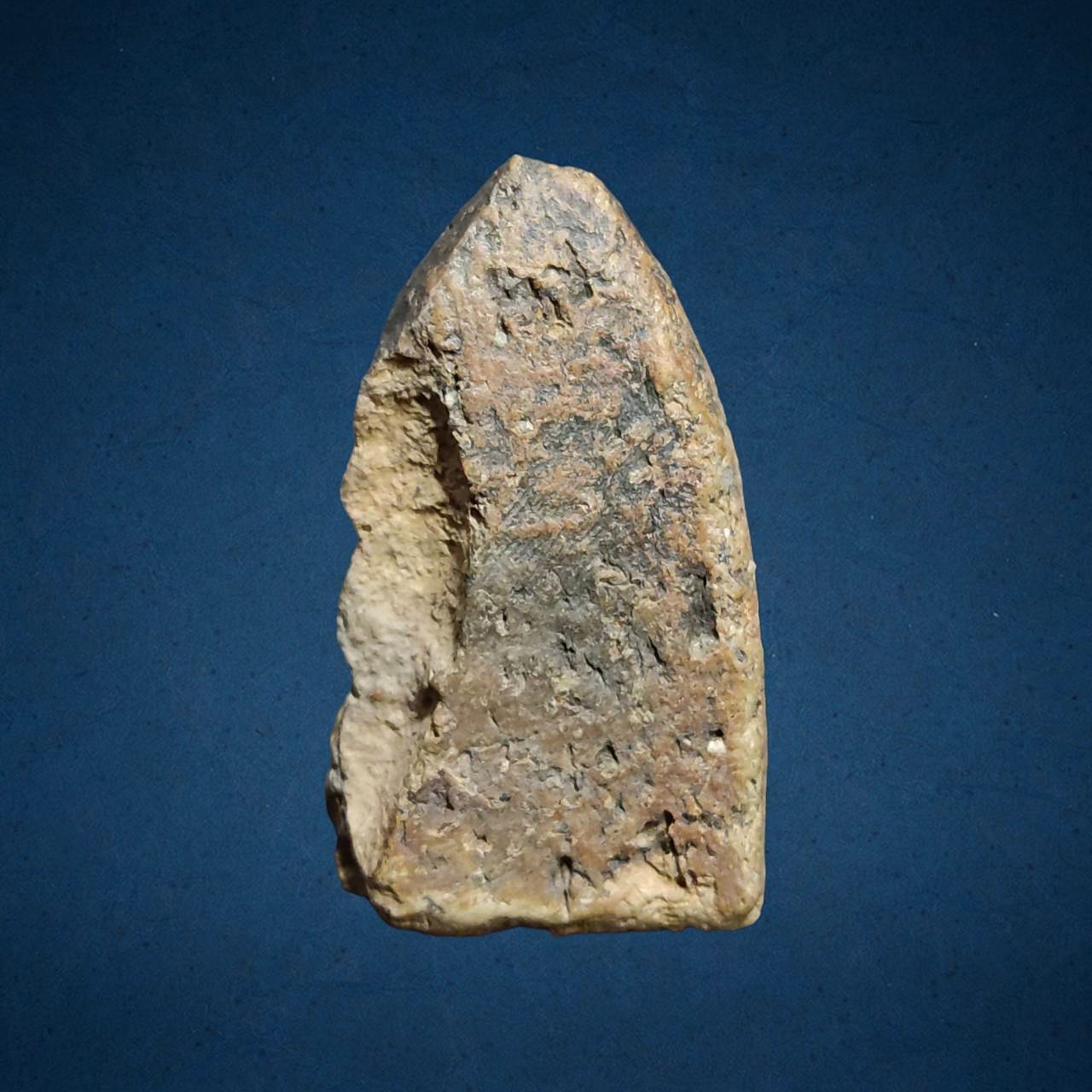 พระขุนแผน กรุวัดบ้านกร่าง สุพรรณบุรี พลายคู่ตัดเดี่ยว พิมพ์อกครุฑ