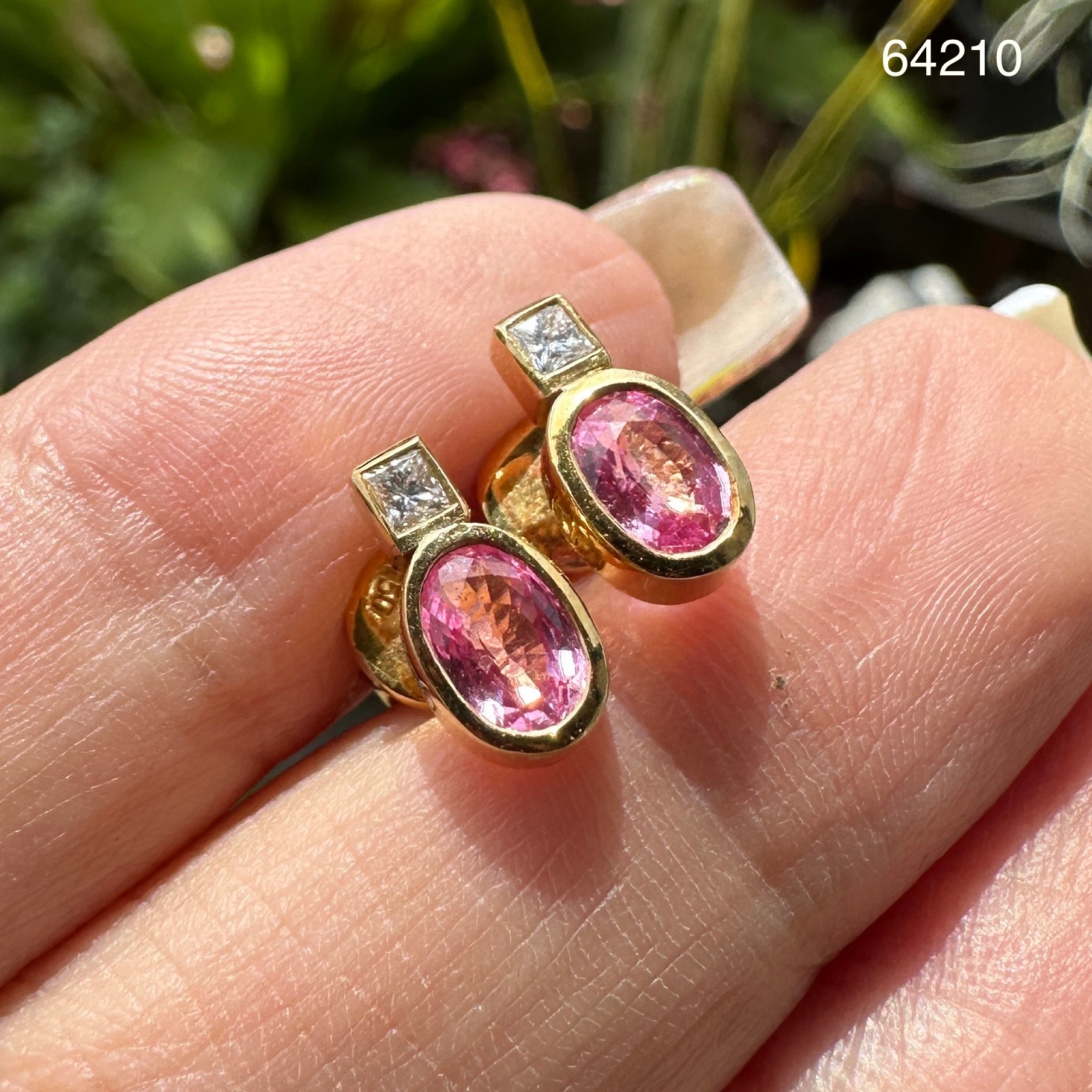 รหัส 64210 ต่างหู Pink Sapphire ฝังเพชร 2 เม็ด 0.04 กะรัต ทอง18K นน. 3.05 g
