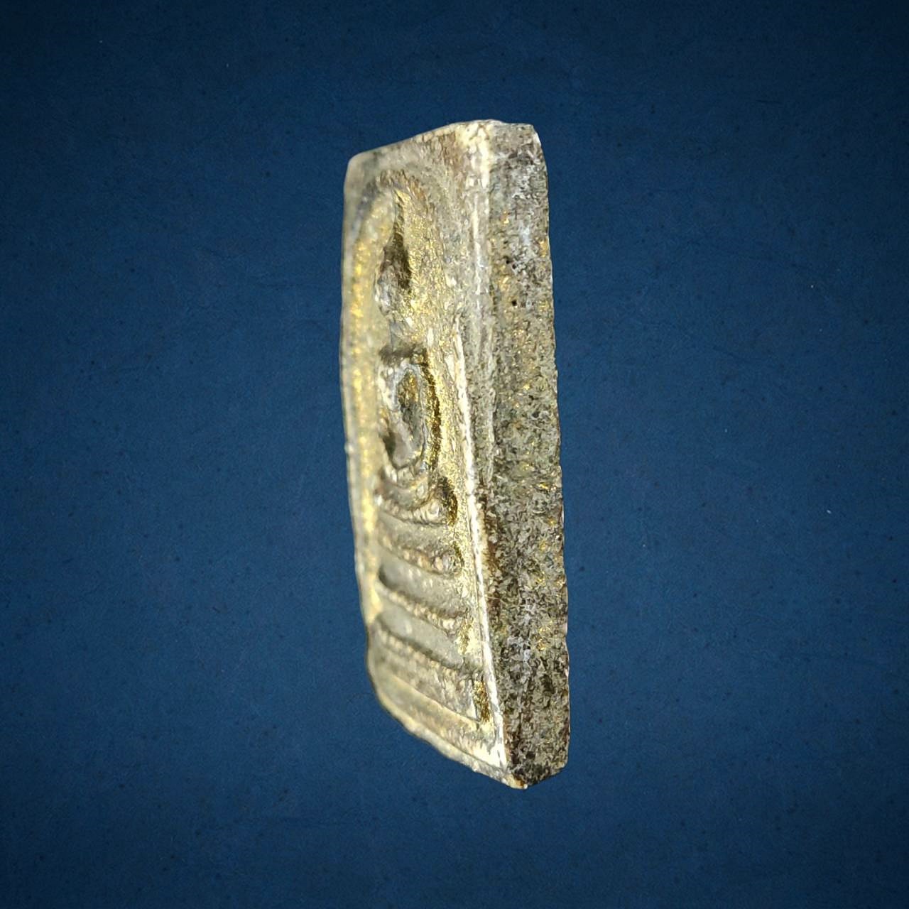 พระสมเด็จ พิมพ์ใหญ่ ลงรักแปะทอง เนื้อหนึกนุ่ม