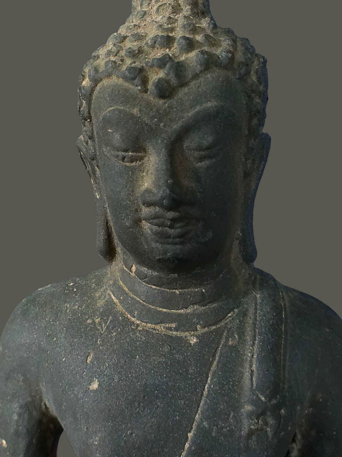 พระบูชาเชียงแสน สิงห์1 เนื้อสำริด ผิวหิ้ง หล่อหนา มีน้ำหนัก ขนาดสูง 8 นิ้ว กว้าง 5 นิ้ว