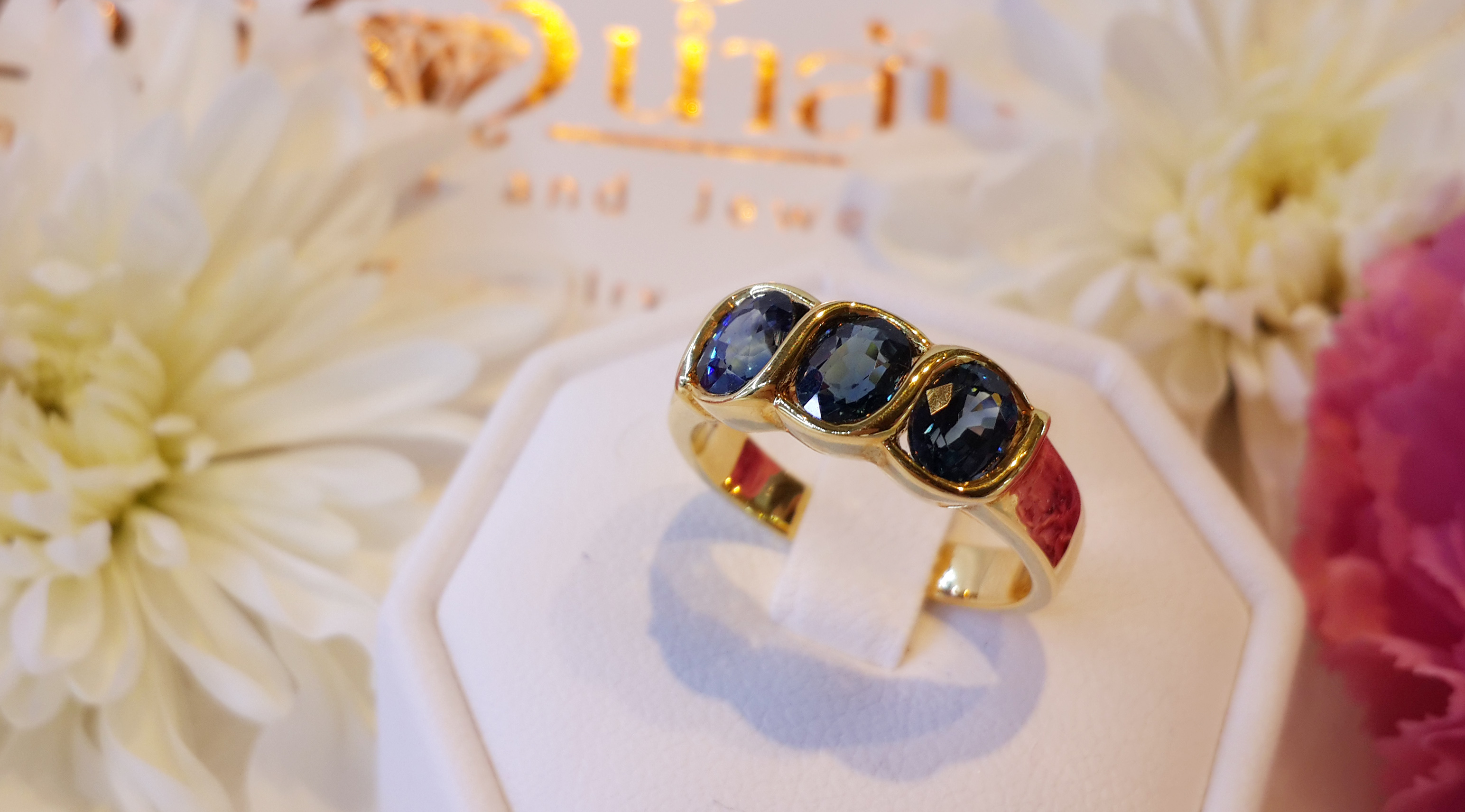 แหวนพลอยไพลินน้ำงาม ทรงใบไม้ สวยงาม