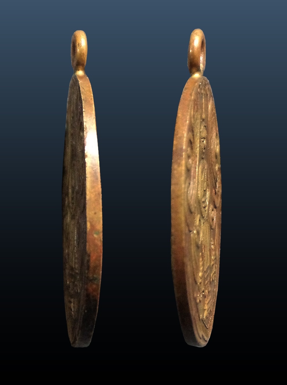 เหรียญ หลวงพ่อวัดบ้านแหลม จ.สมุทรสงคราม เนื้อฝาบาตร