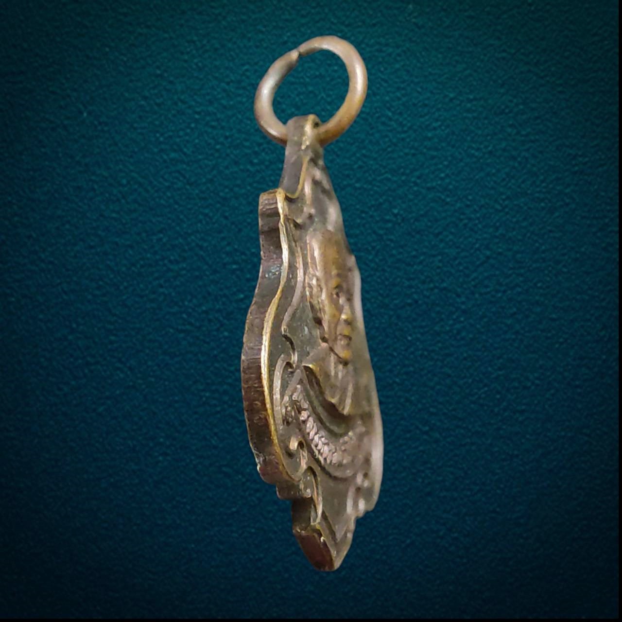 เหรียญพระครูสุวรรณวิริย์คุณ(หลวงพ่อเปลื้อง) วัดทุ่งคอก จ.สุพรรณบุรี