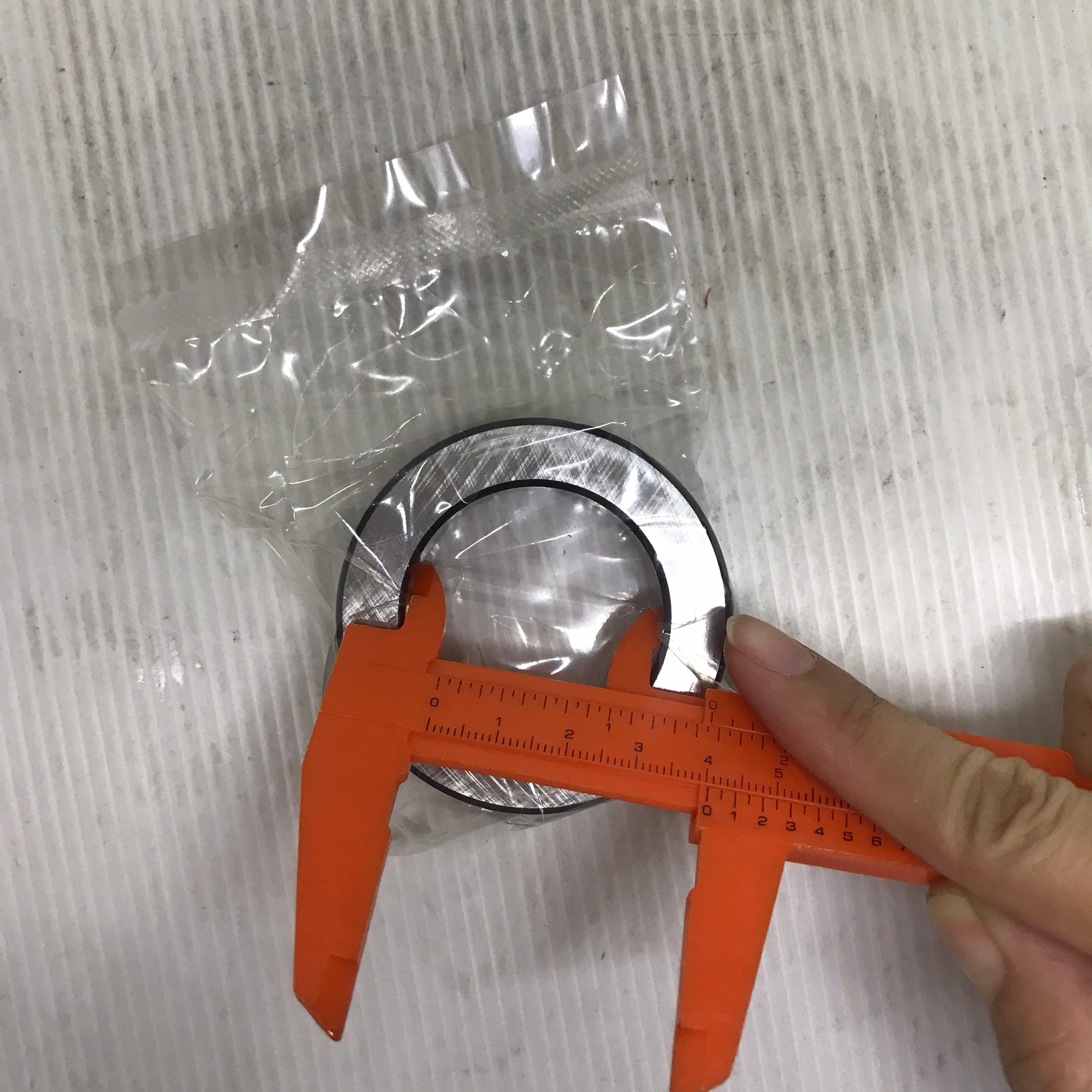 ปลอกอัดลูกปืนล้อ / ปลอกอัดเพลาท้าย MITSUBISHI STRADA / K64 / K67 / K77 / CYCLONE L200 / K14 มิตซูบิชิ สตราด้า ไซโคลน / ขนาด ใน 40 / นอก 61 / สุง 18.5 มิล / MB664448 bearing cone