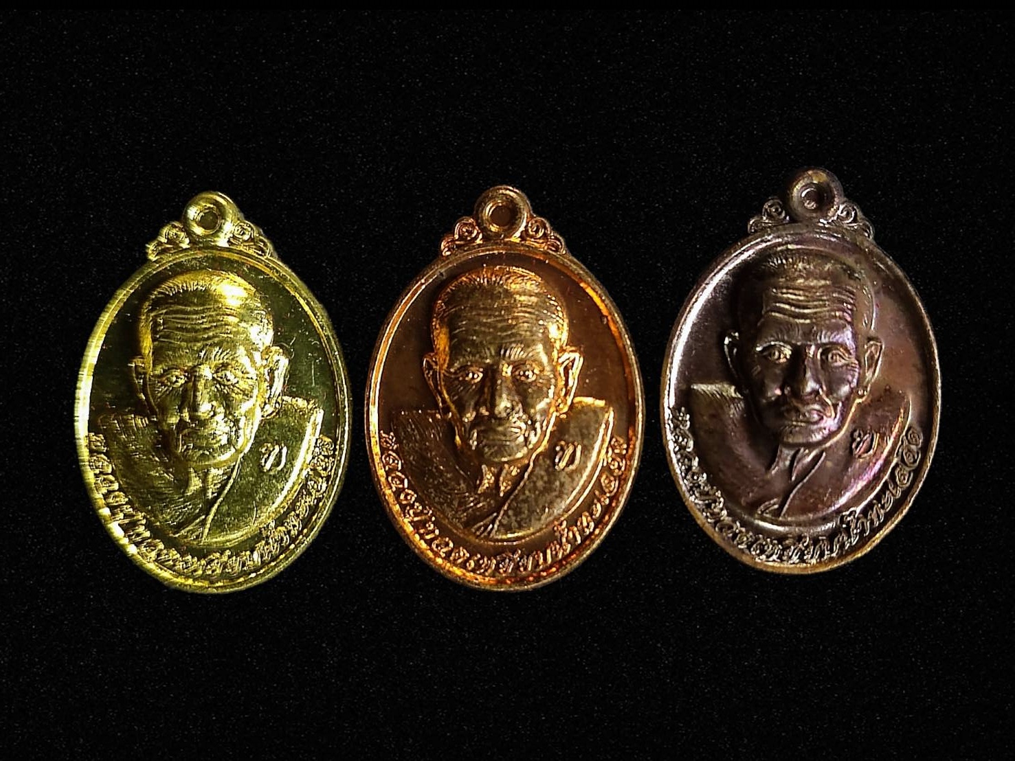 เหรียญโหวงเฮ้ง หลวงปู่ทวด เหยียบน้ำทะเลจืด วัดช้างให้ จ.ปัตตานี ปี 2559 รุ่น วาสนาดี มีเงินล้นหลาม ชุด6เหรียญ