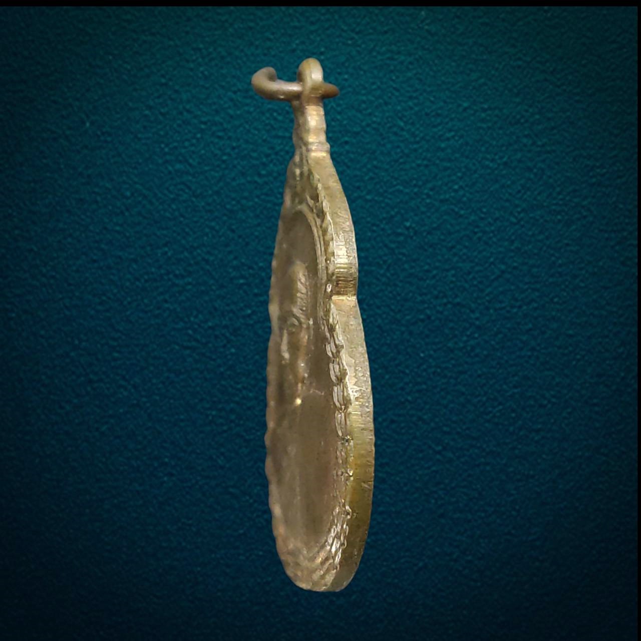 เหรียญพระครูกัลยาณกิจโกศล (หลวงพ่อเฉื่อย)วัดเกาะราษฎร์ศรัทธาธรรม จ.อยุธยา ปี2522