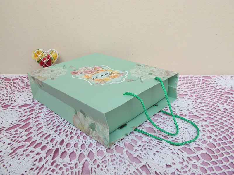 เซตชามพร้อมตะเกียบ ลายซากุระ 2 ที่ แพ็คกล่องเขียวมิ้นท์ พร้อมถุงหิ้ว