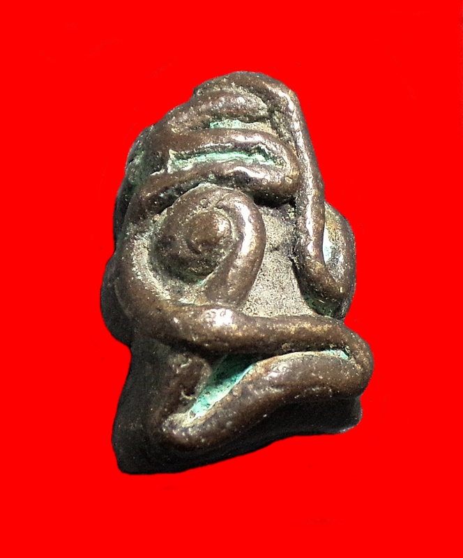 พระปิดตา หลังยันต์ เนื้อโลหะเก่า