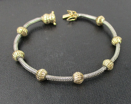 รหัส 59381 สร้อยข้อมือ เงิน ลายกระดูกงู คั่นเม็ดทอง18K งานสวยมาก นน. 8.88 g