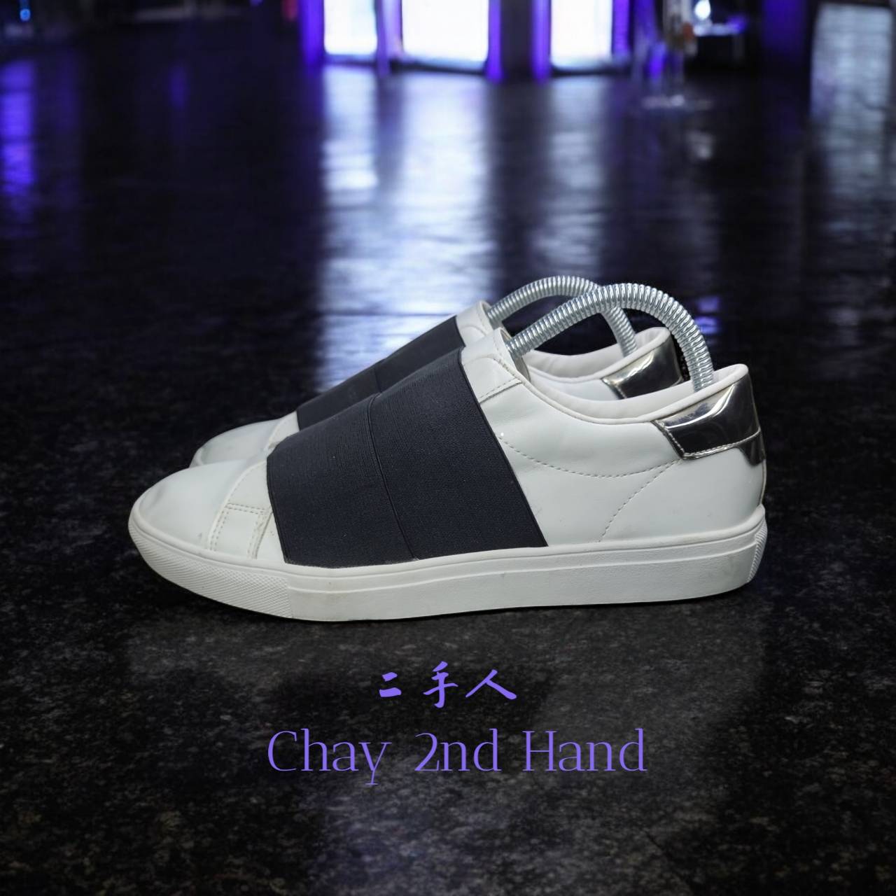 รองเท้ามือสอง SIZE#42 แบรนด์ดัง สภาพสวย ตรงปก SH42A42N308