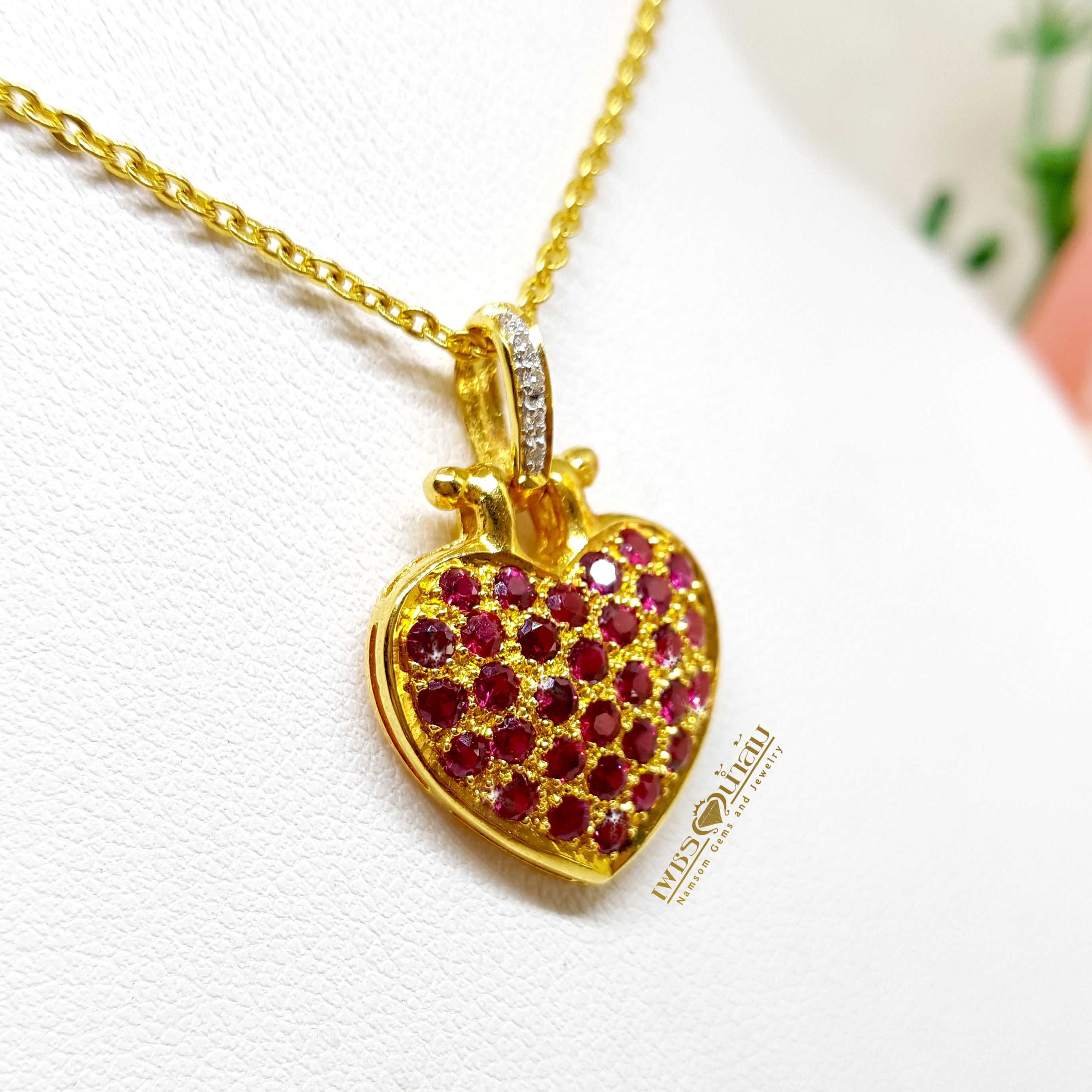 จี้พลอยทับทิม Ruby ทรงหัวใจ สีแดงสด การออกแบบเข้าขั้น งานคลาสสิก อ่อนชัอยยิ่ง