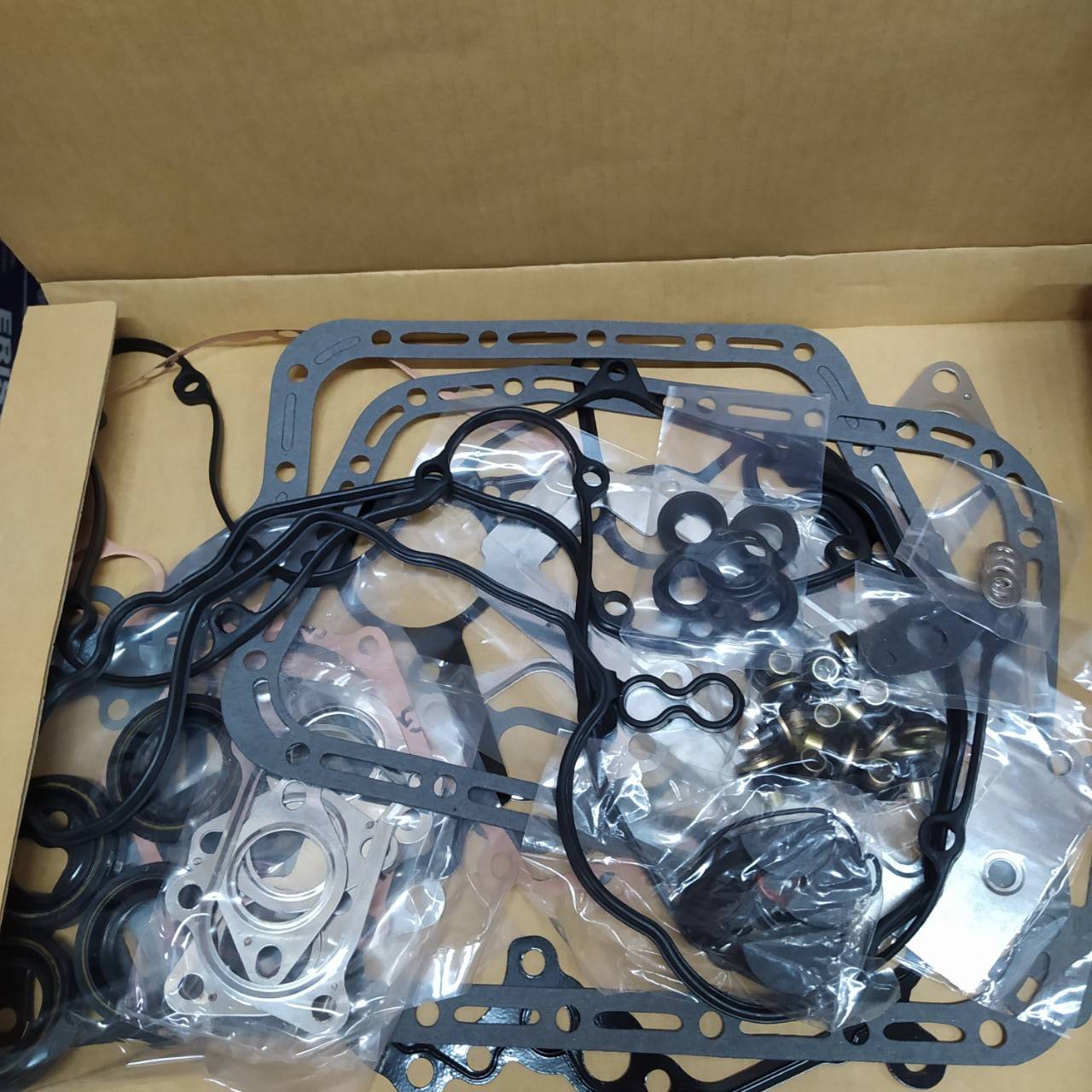 ประเก็นชุดใหญ่ ISUZU D-MAX 2007-2011 / 4JK1 / 4JJ1 คอมมอนเรล อีซูซุดีแม็ค ( ชุดใหญ่ X ไม่มีประเก็นฝาสูบและซีล X ) 8-97438869-1 ยี่ห้อ ERISTIC (Head gasket set)